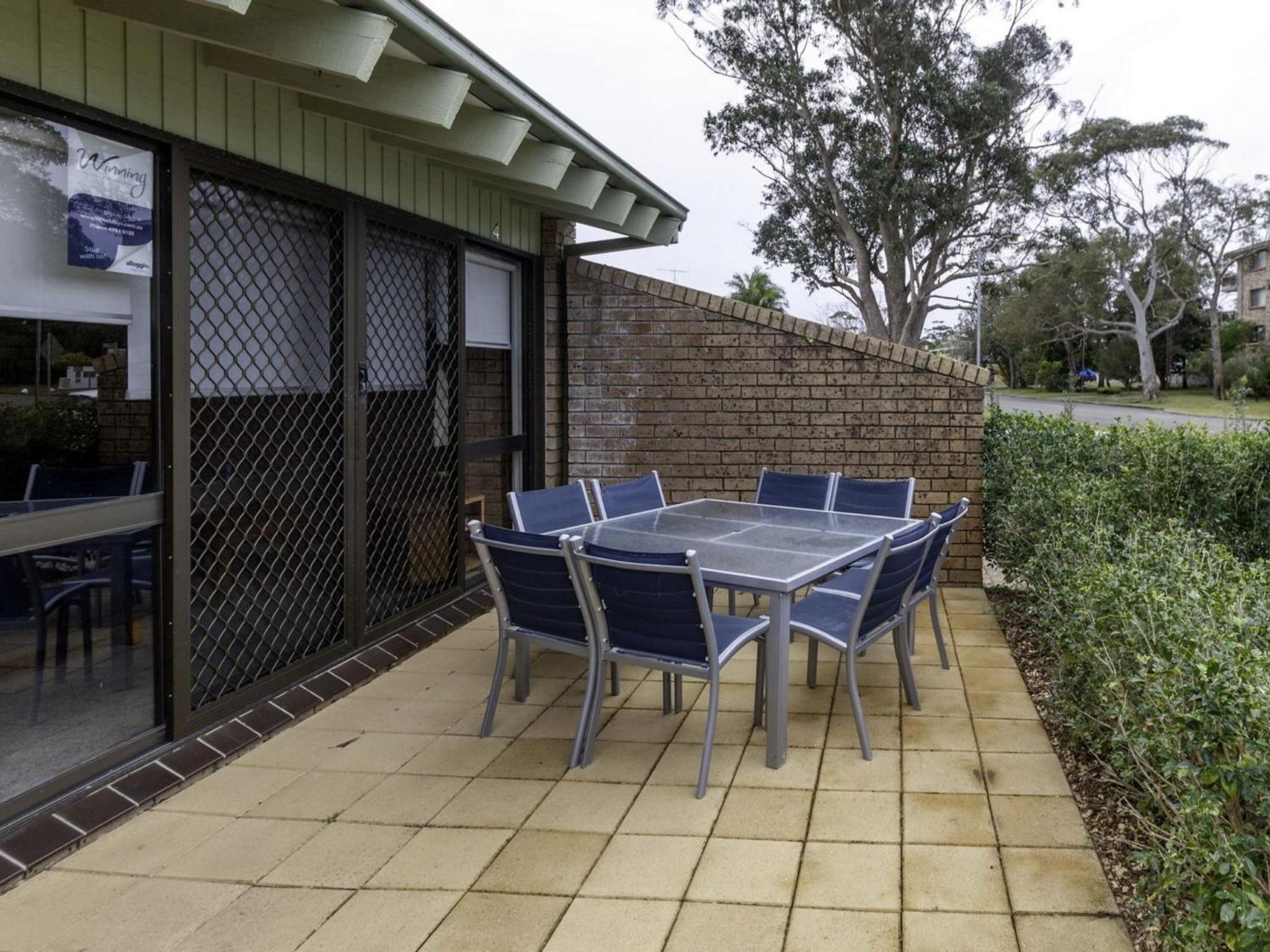 Bay Parklands 4, 2 Gowrie Avenue - pool & tennis court