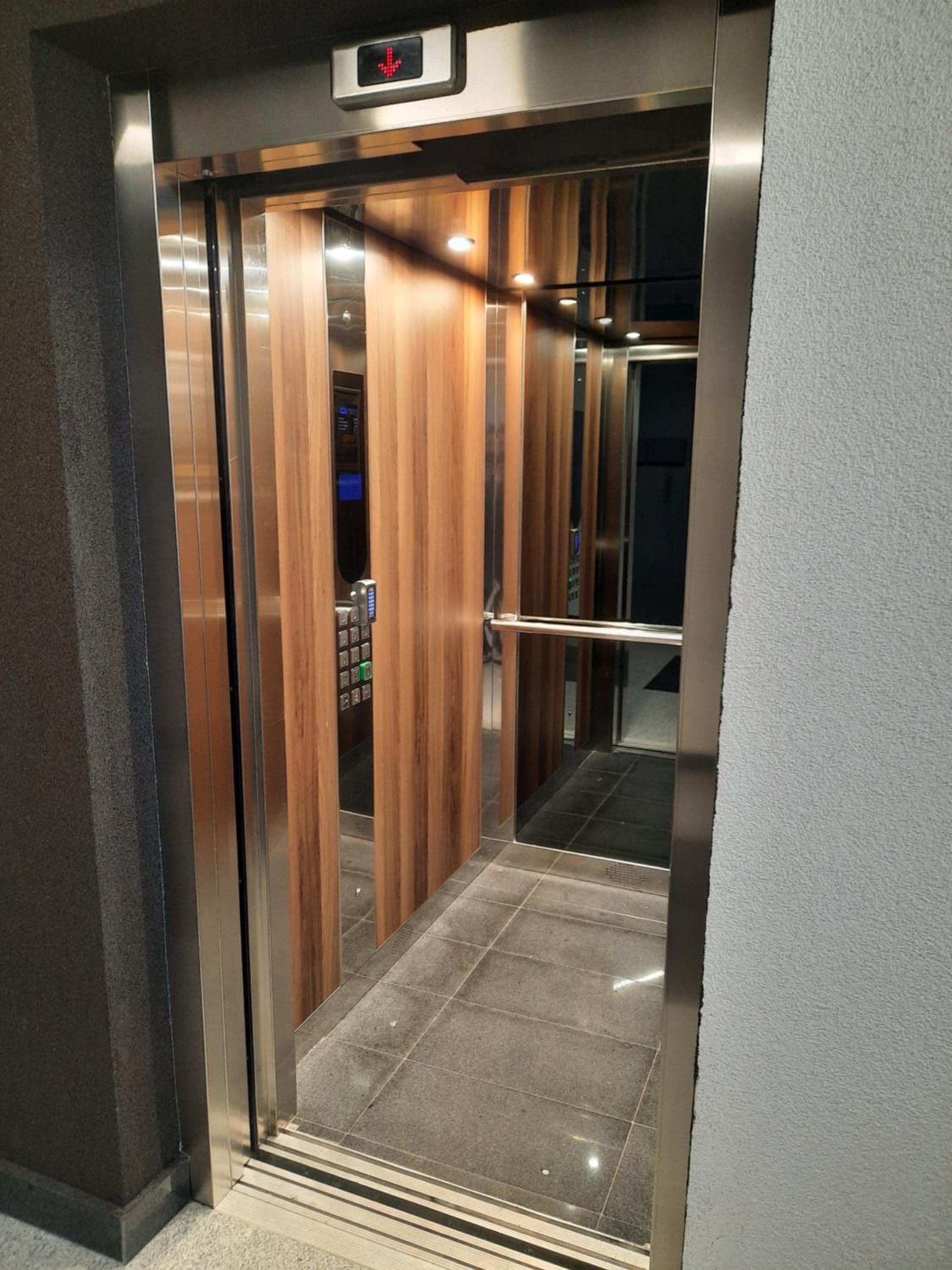 Photo 8
