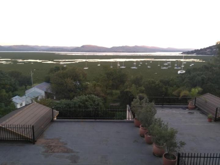 Luxury Studio Lake facing Harties