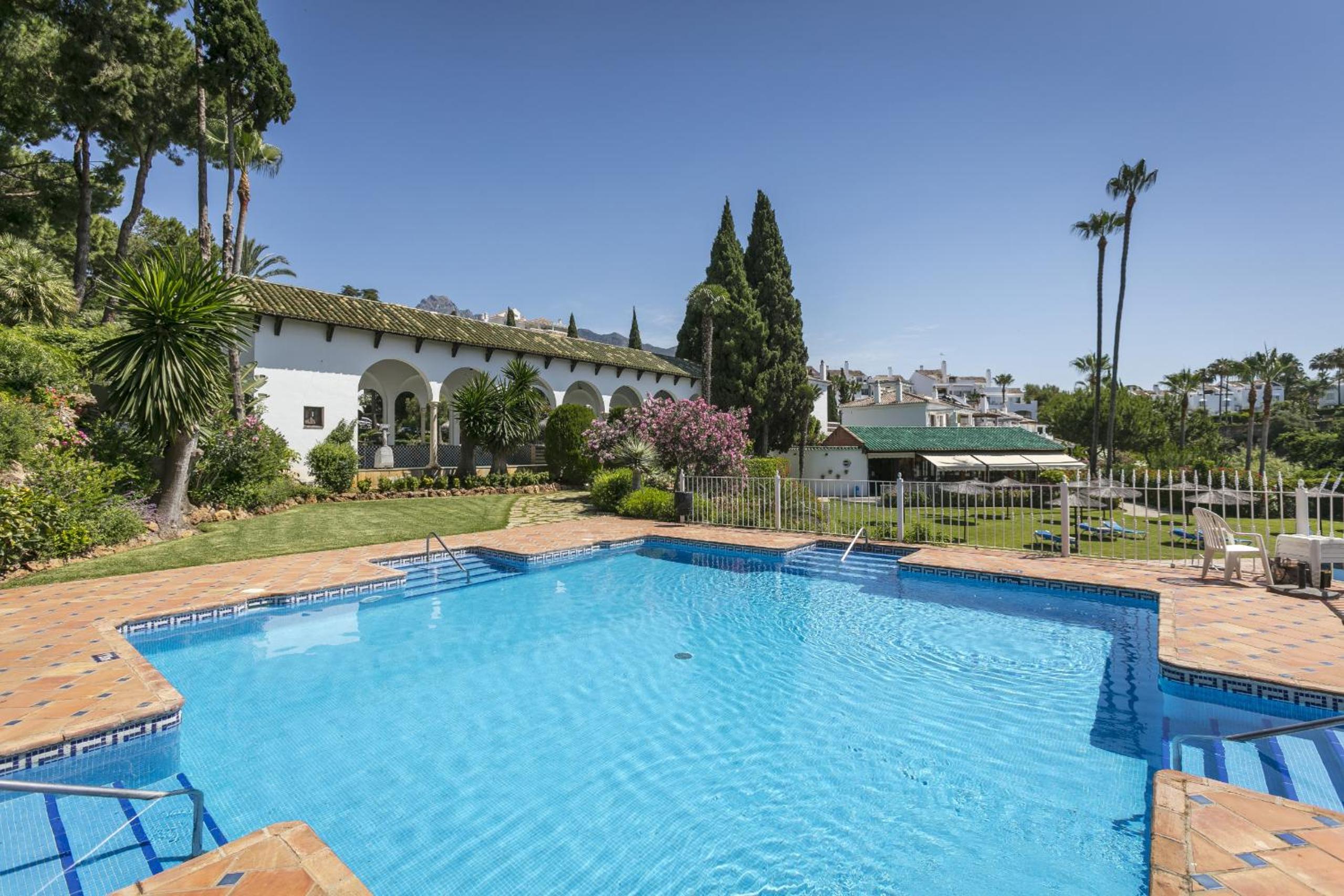 Señorio De Marbella - 3 Bedroom Penthouse by Finest Rentals view 4