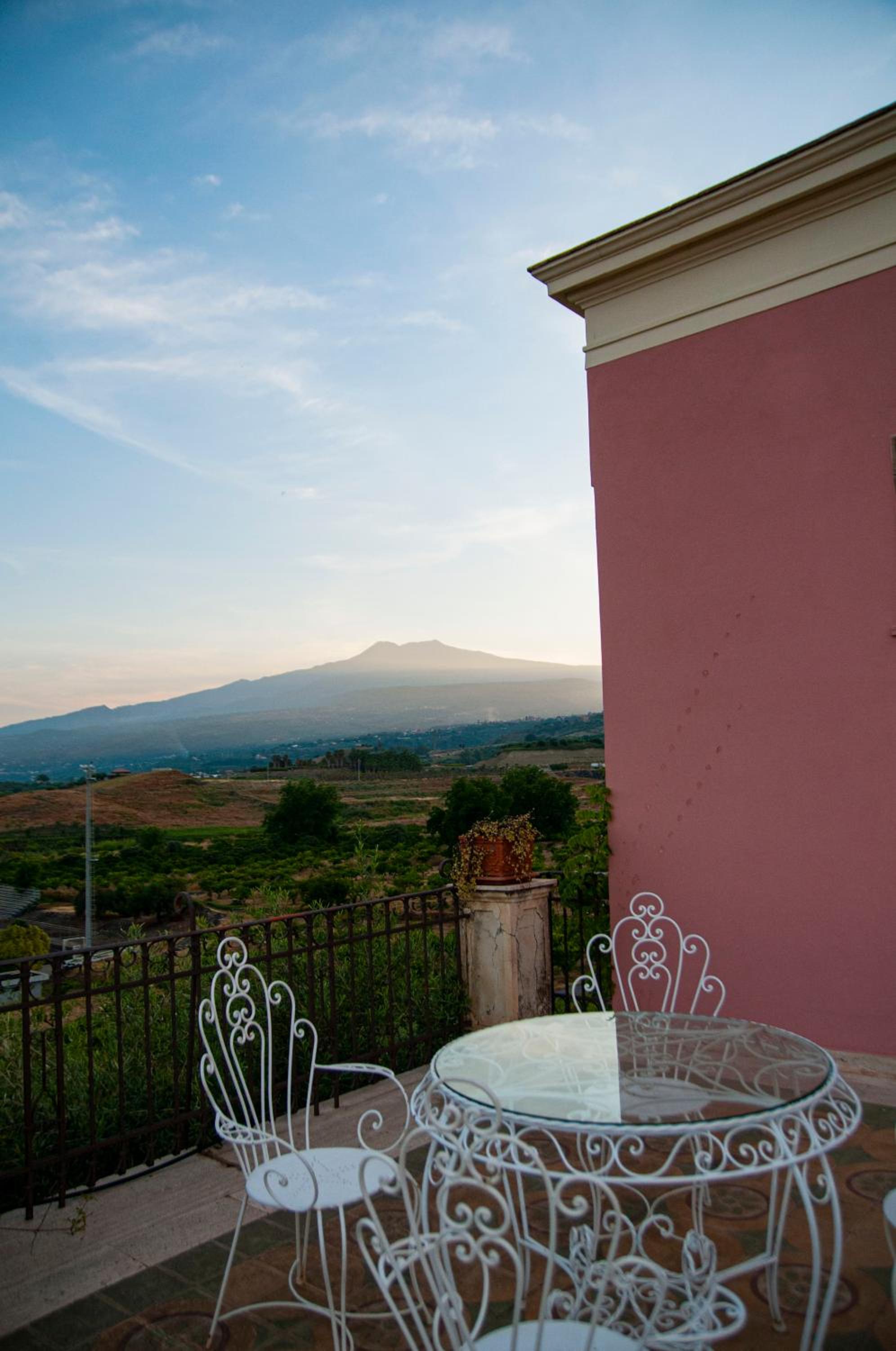 Antico Borgo Etneo Country Hotel
