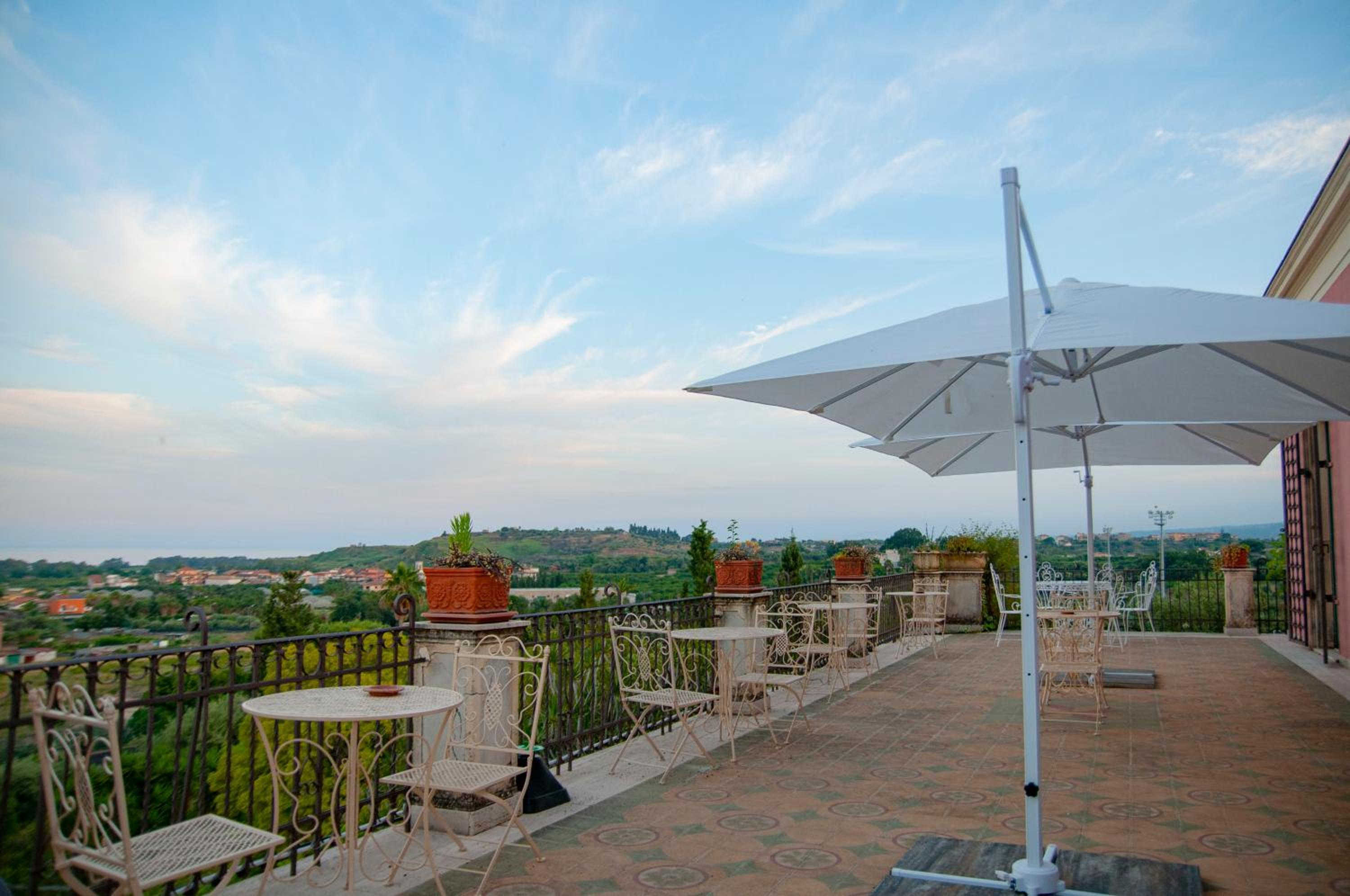 Antico Borgo Etneo Country Hotel