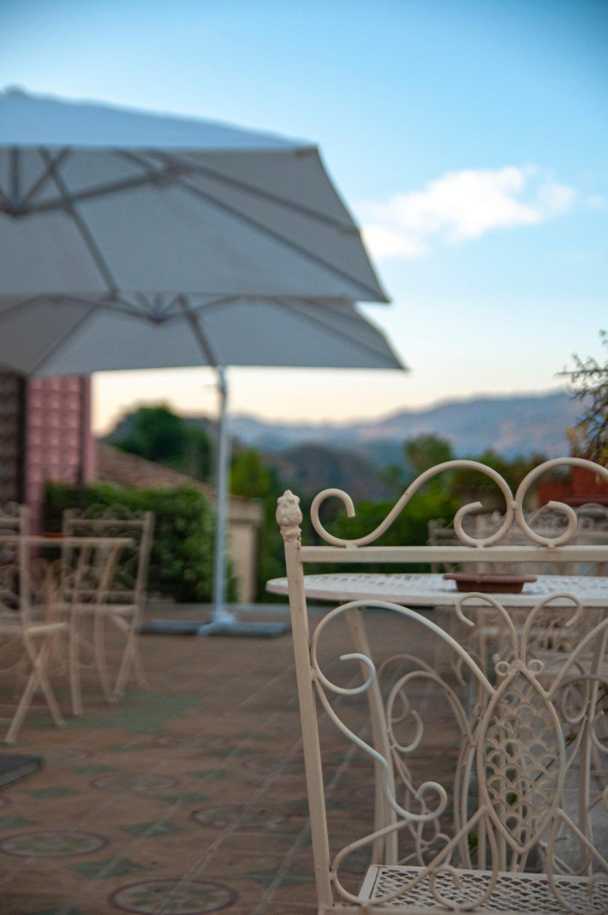 Antico Borgo Etneo Country Hotel