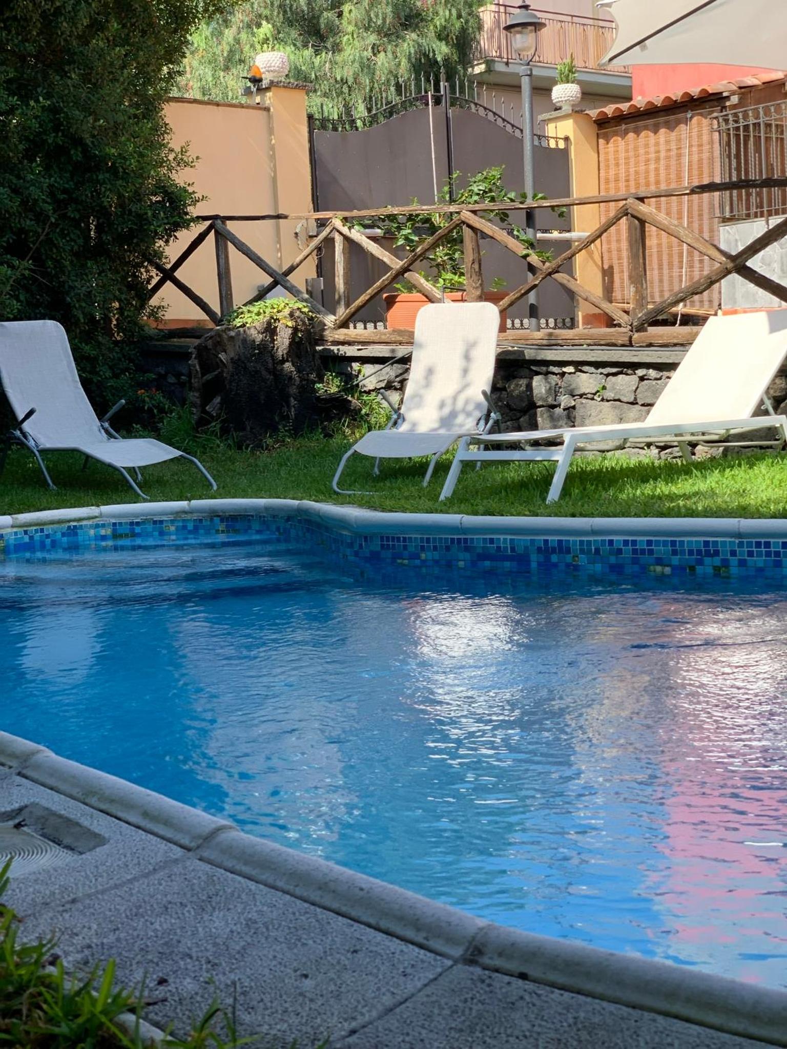 Casa Gino Petrulli Etna, villa con piscina view 4