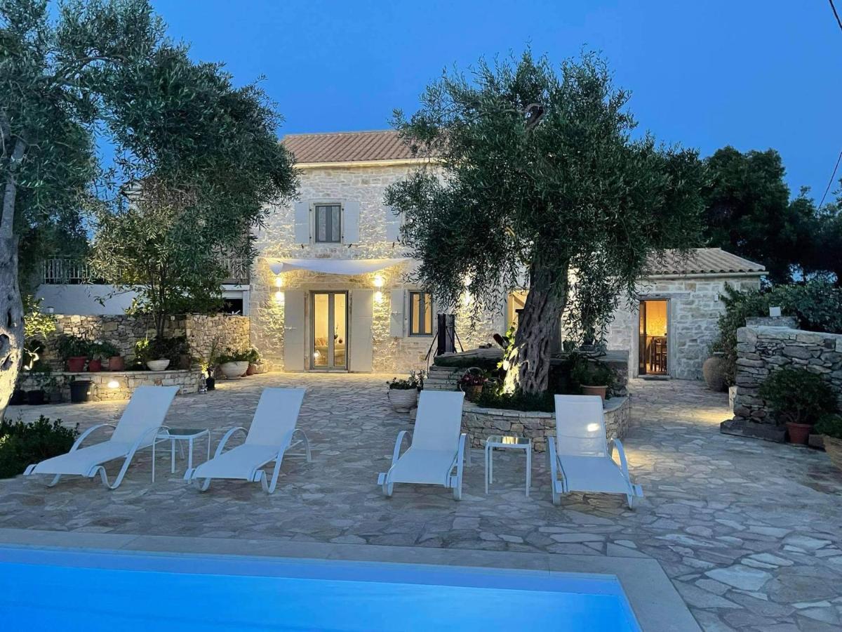 Hotel White Orchard - Image 1