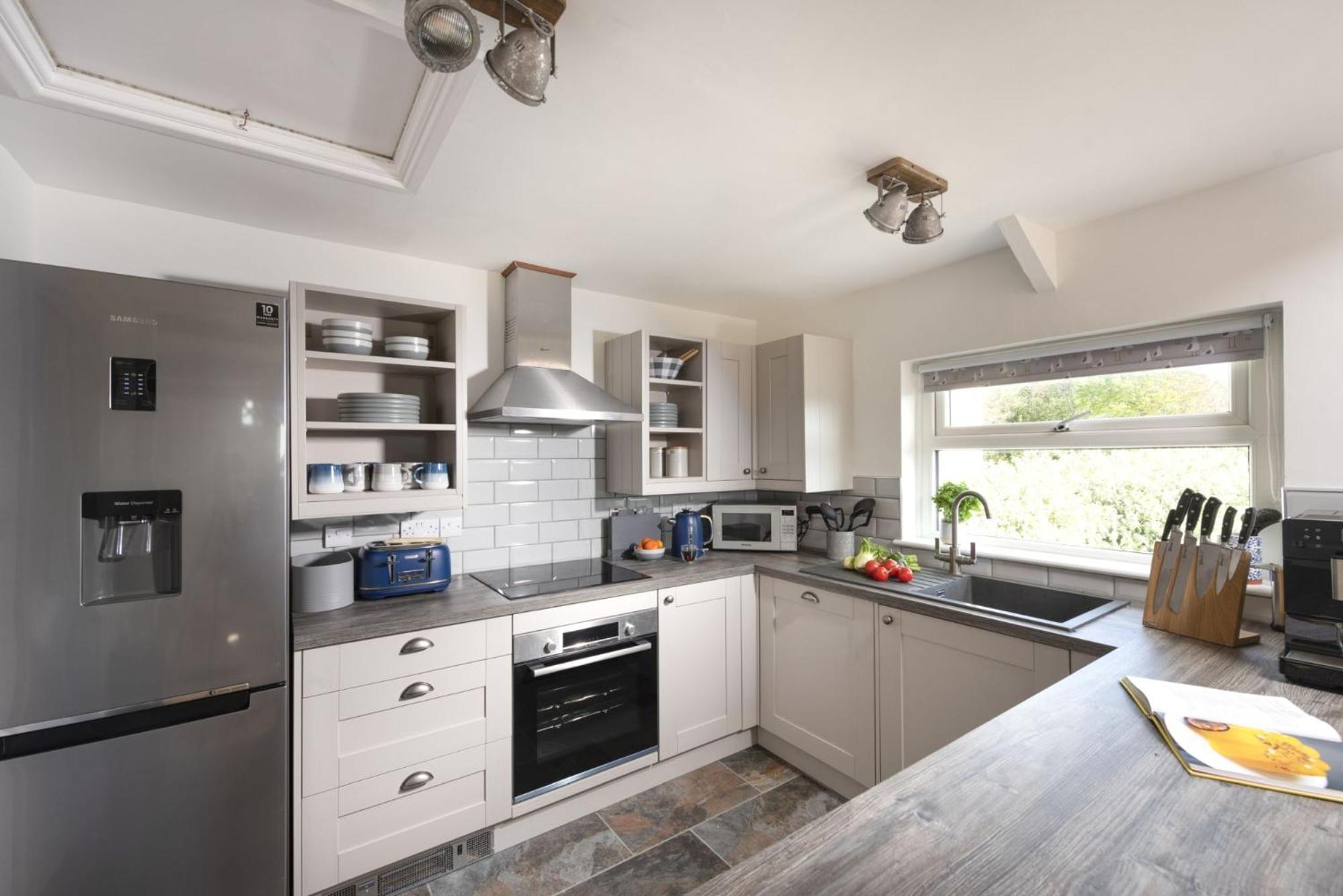 Greenfields Coach House - Balcony with stunning ocean view view 5