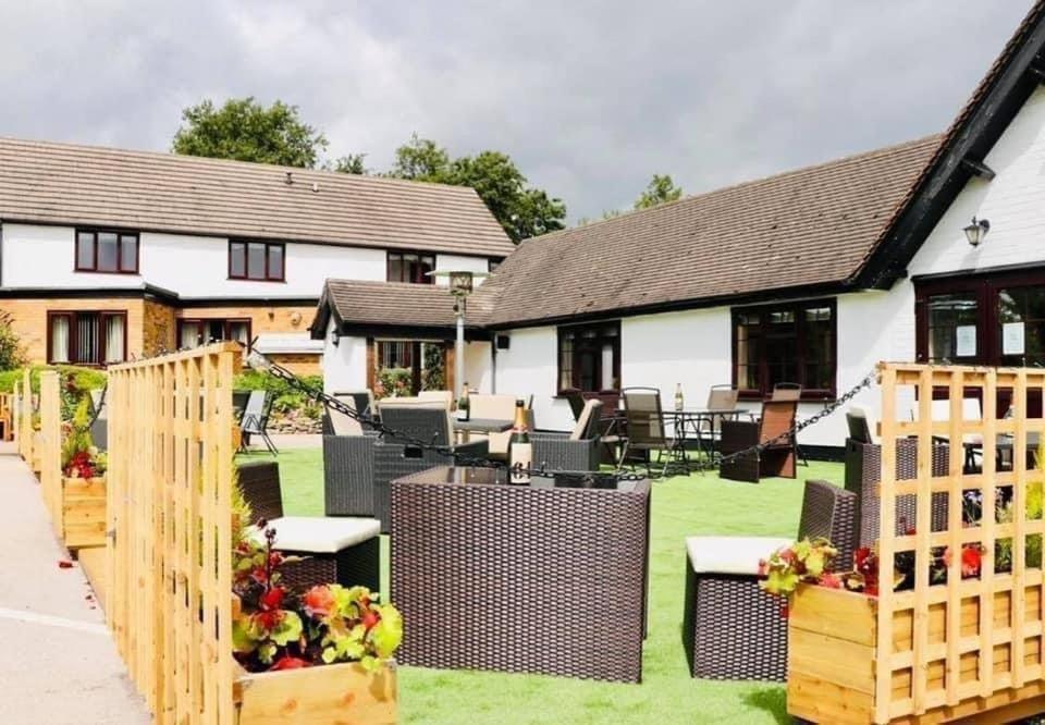 Sudbury Vacations - The Boars Head Hotel - Property Image 4