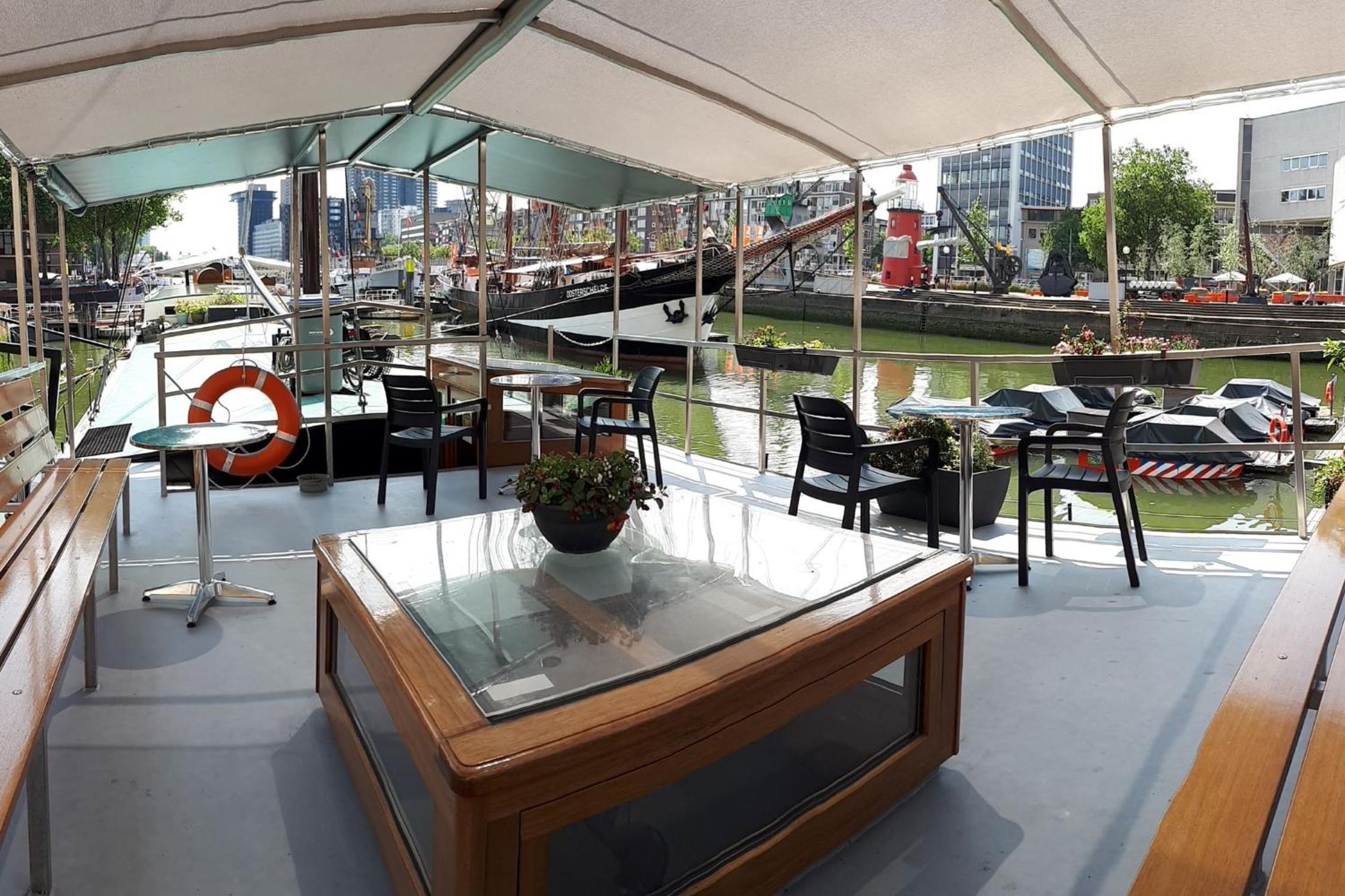 Boat Rooms on Water b&b
