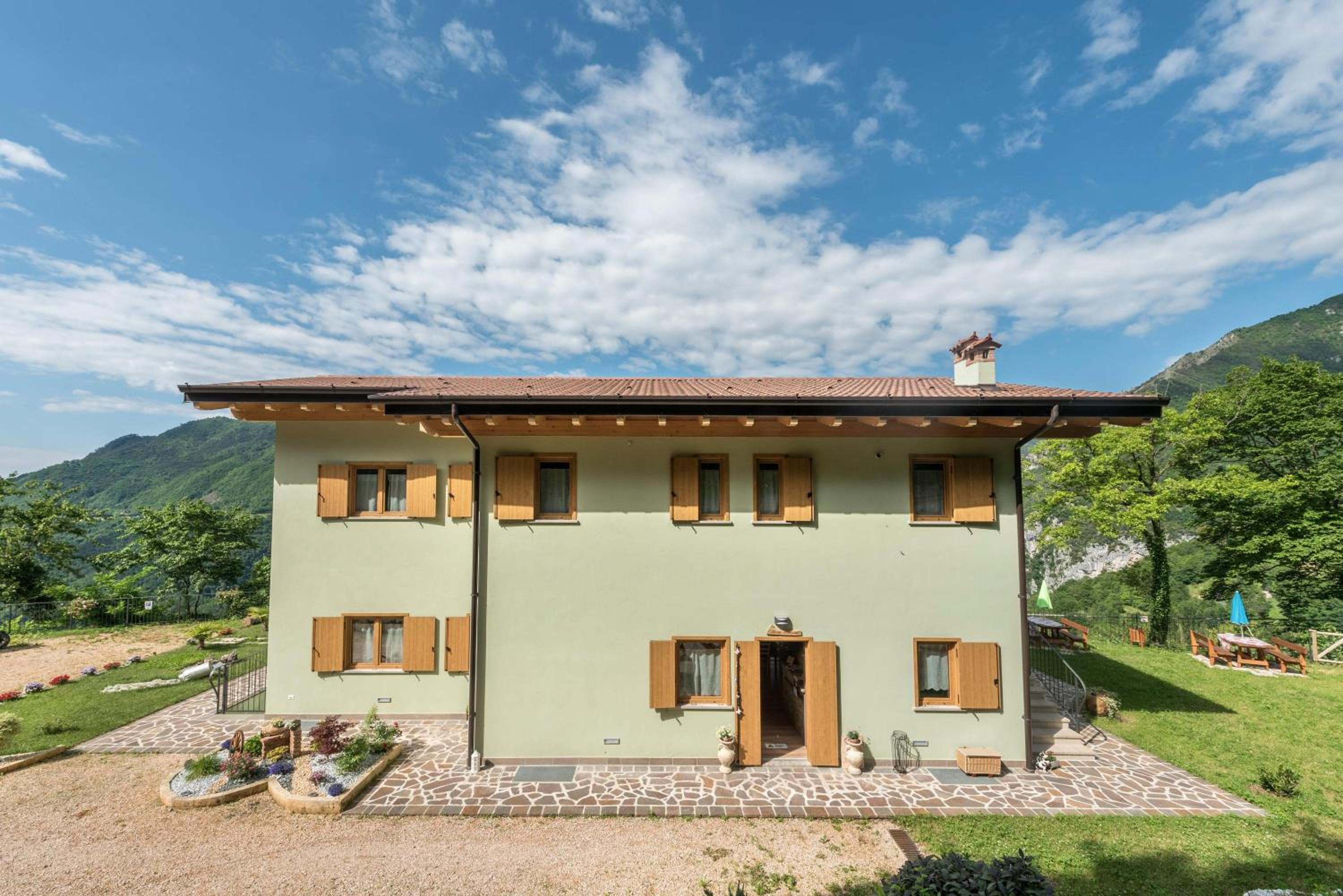 Nonno Bigi Genziana view 4