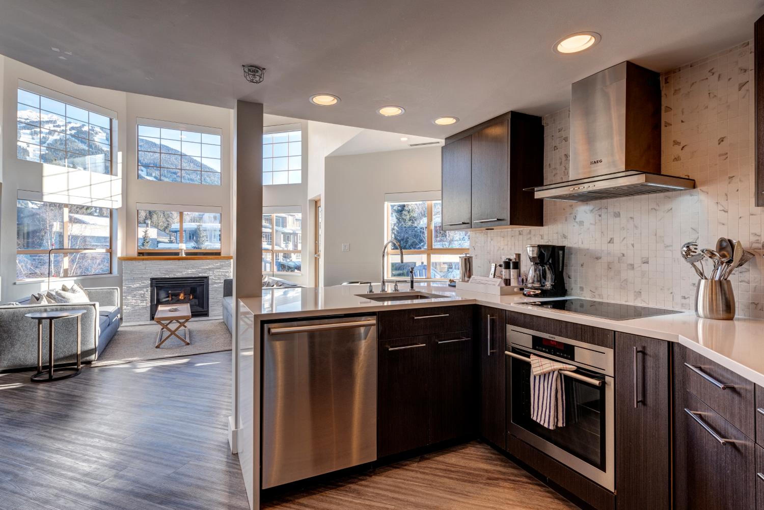 Amazing Village Condo with unparalleled Mountain Views overlooking the Olympic Plaza