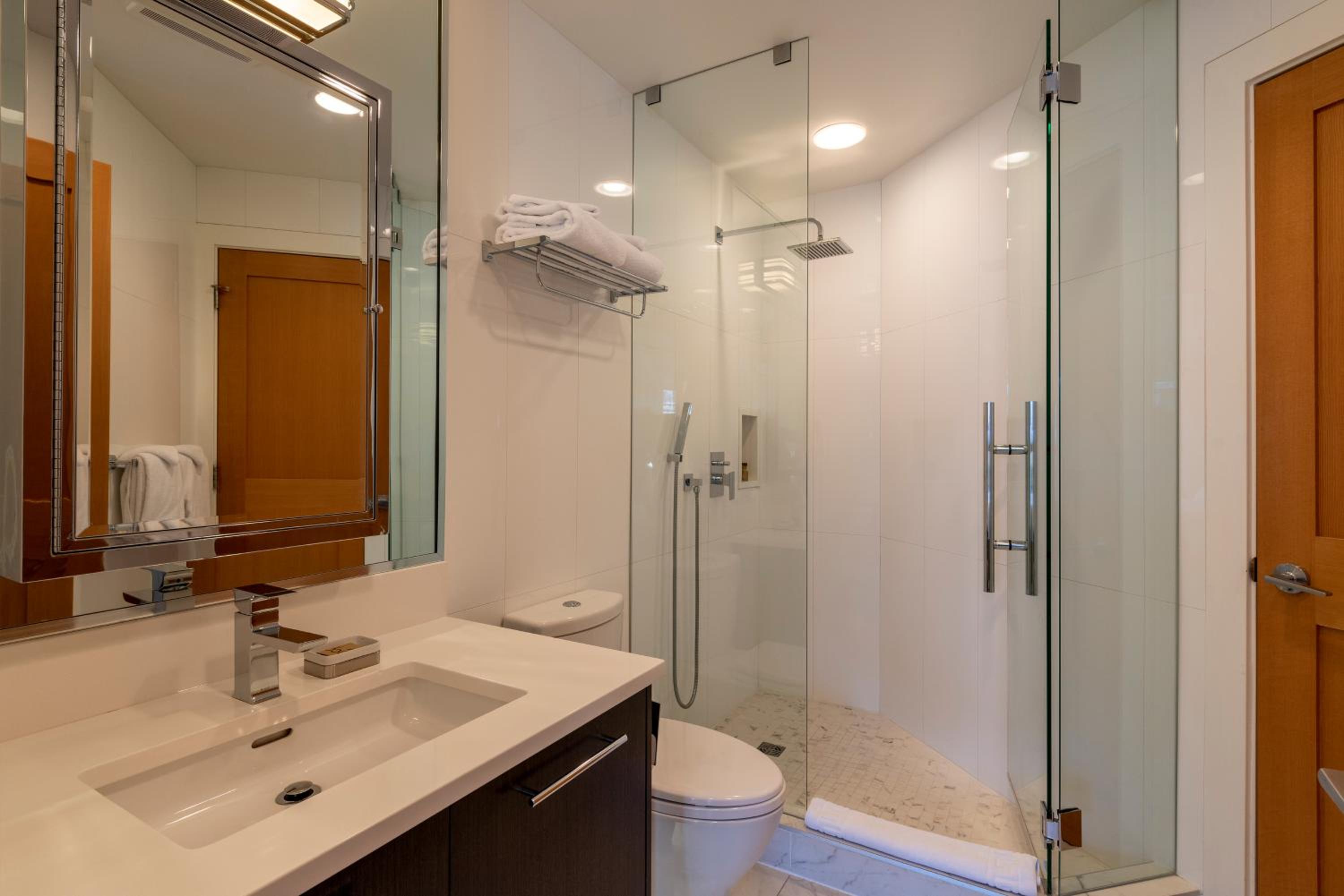 Amazing Village Condo with unparalleled Mountain Views overlooking the Olympic Plaza
