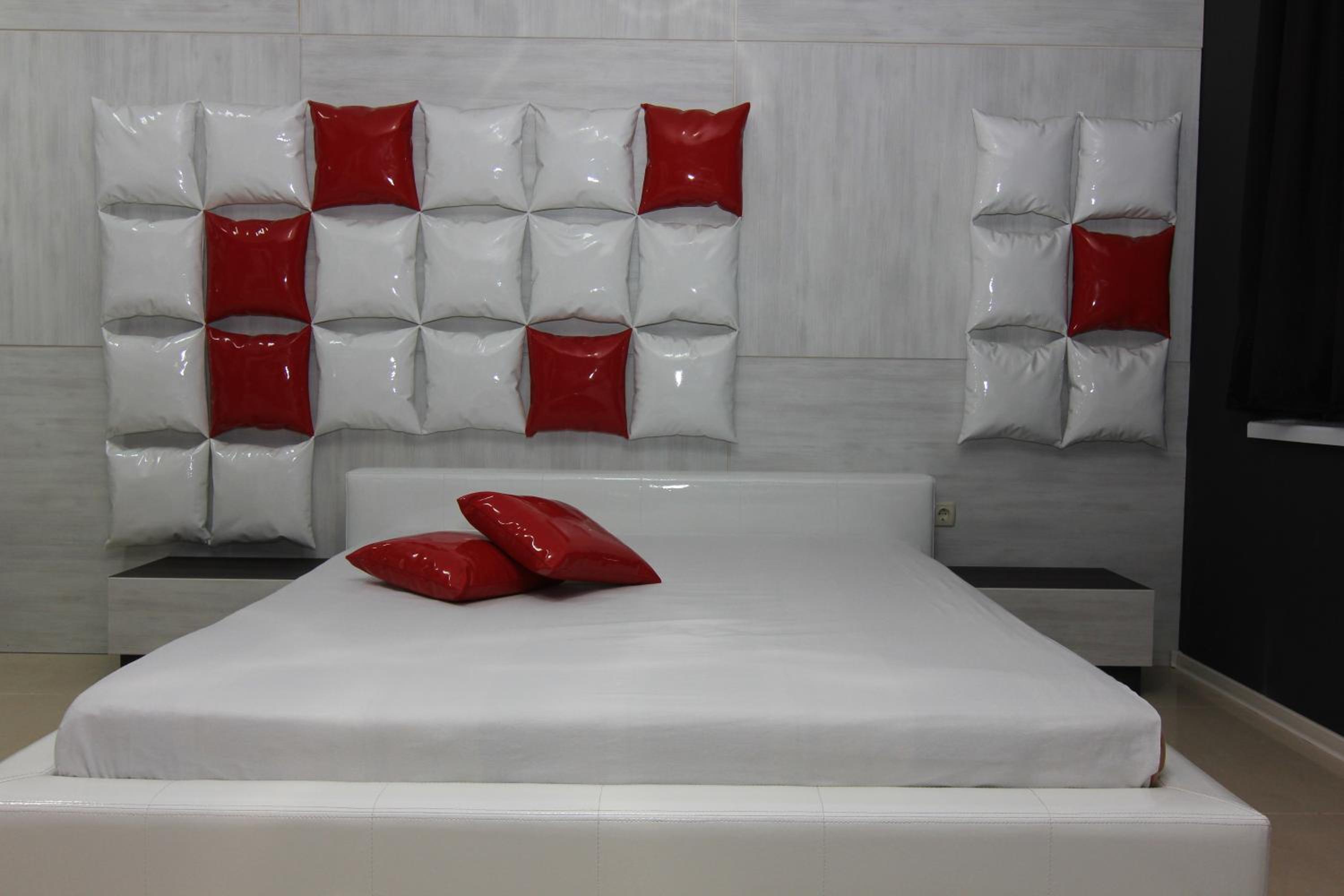 Bedroom Place Guest Rooms