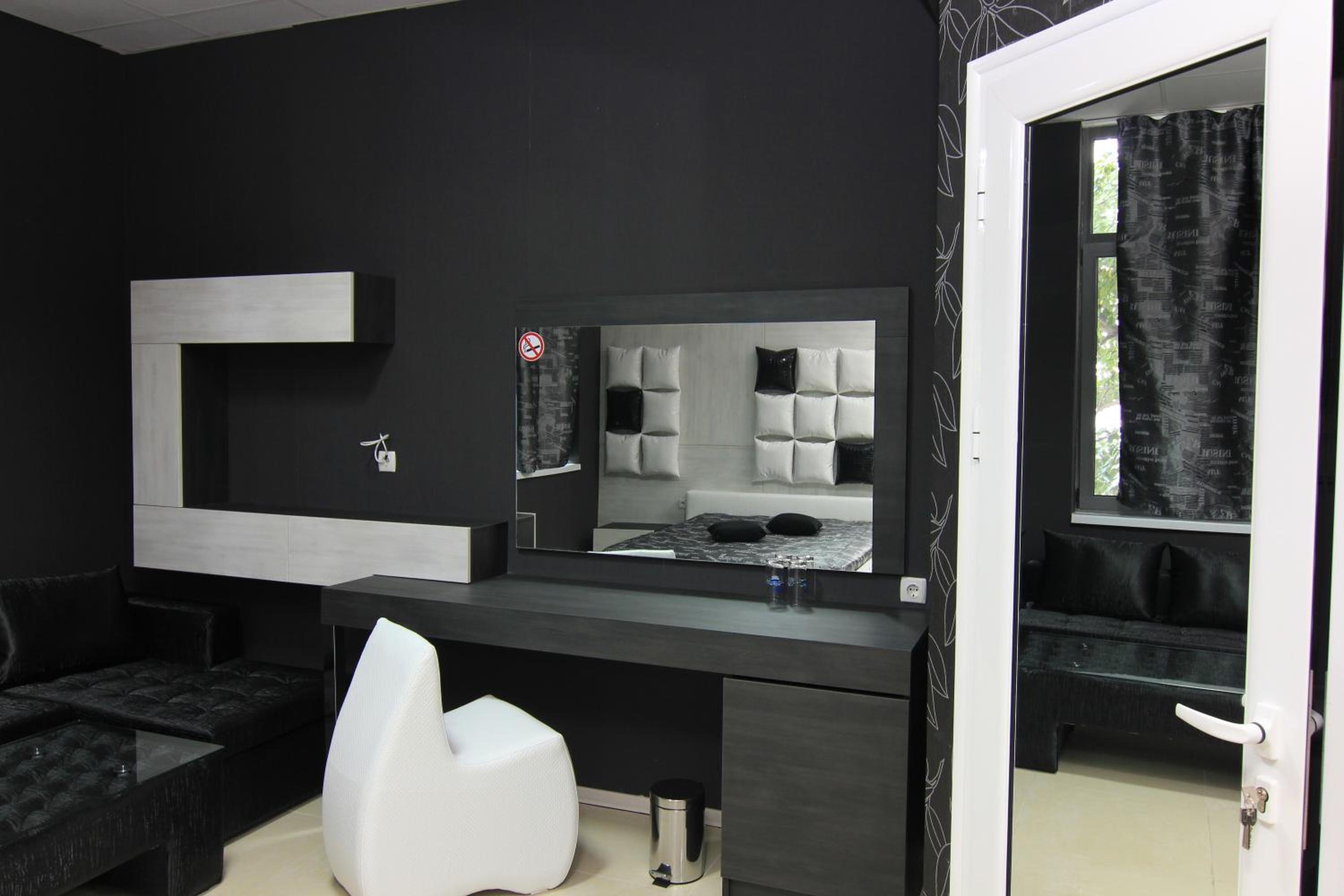 Bedroom Place Guest Rooms
