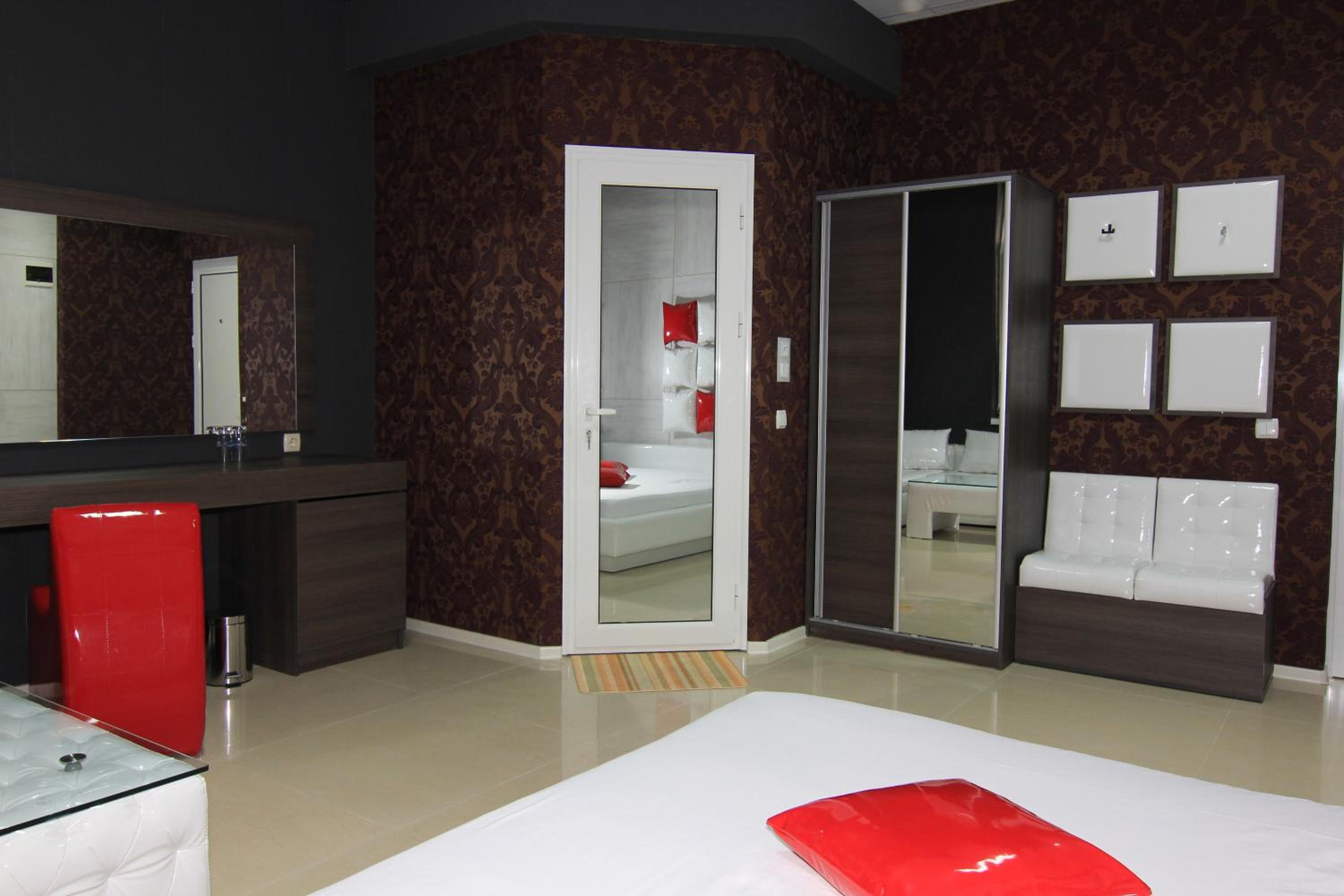 Bedroom Place Guest Rooms