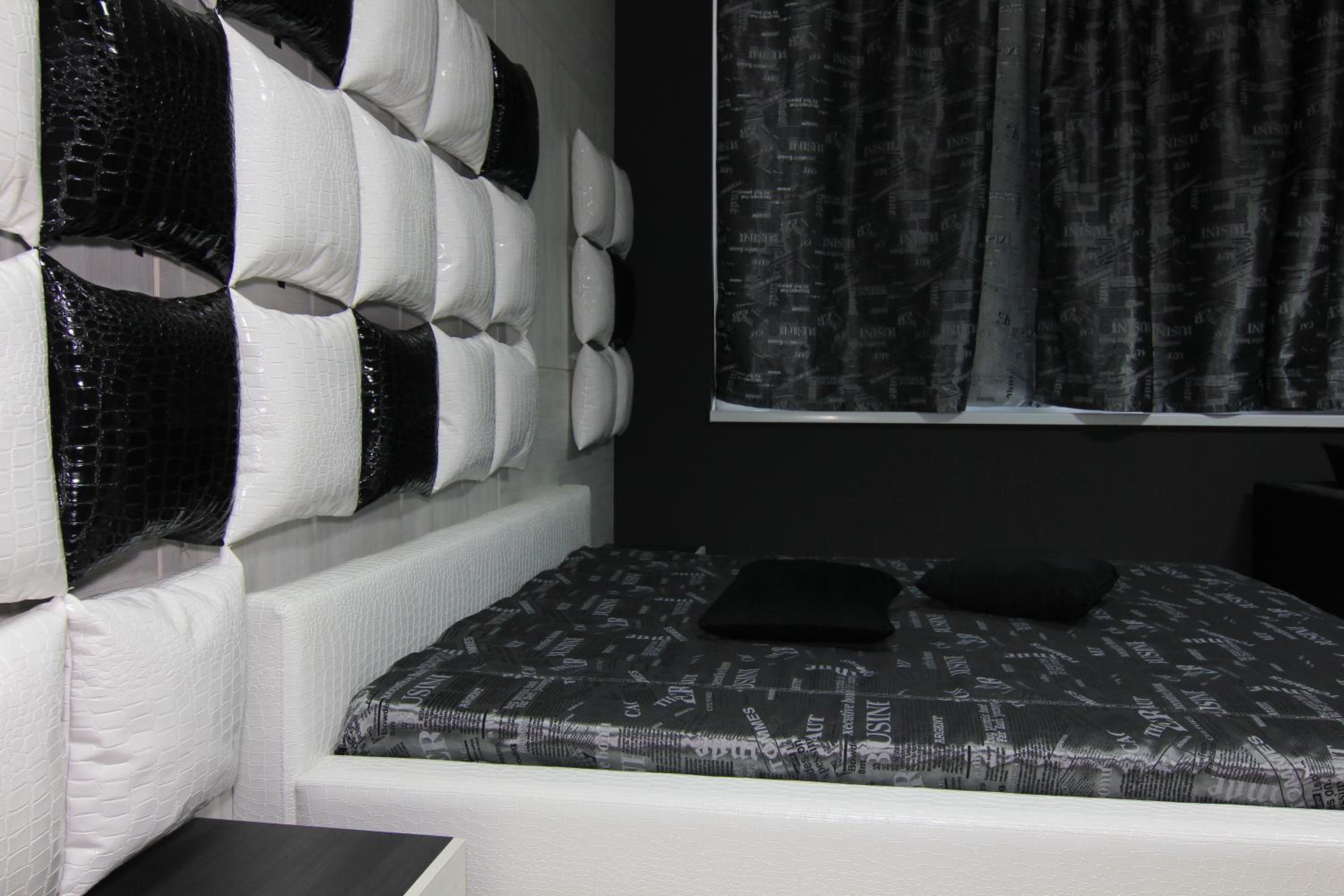 Bedroom Place Guest Rooms