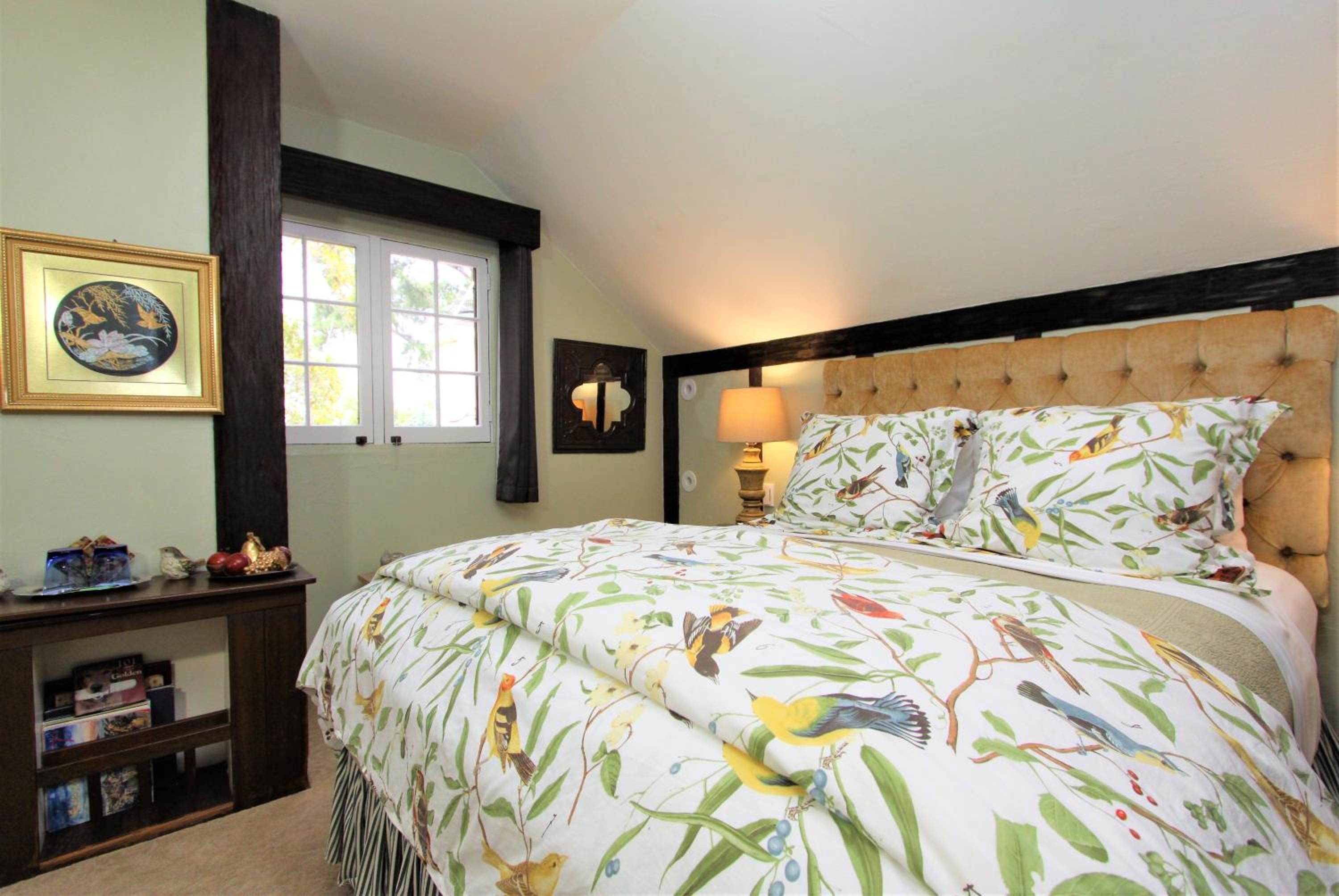 Old Monterey Inn view 5