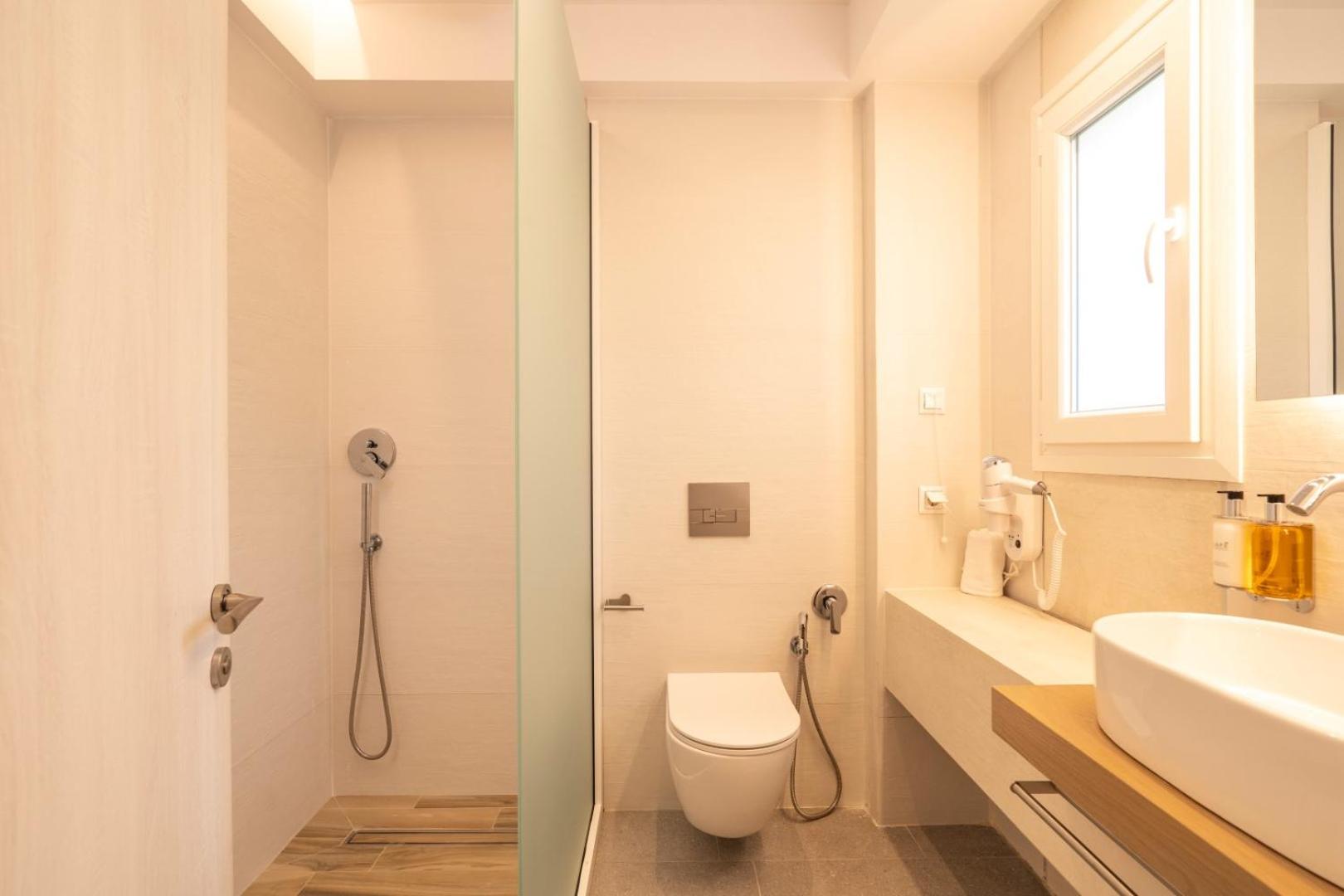 Mirablue Luxury Residences