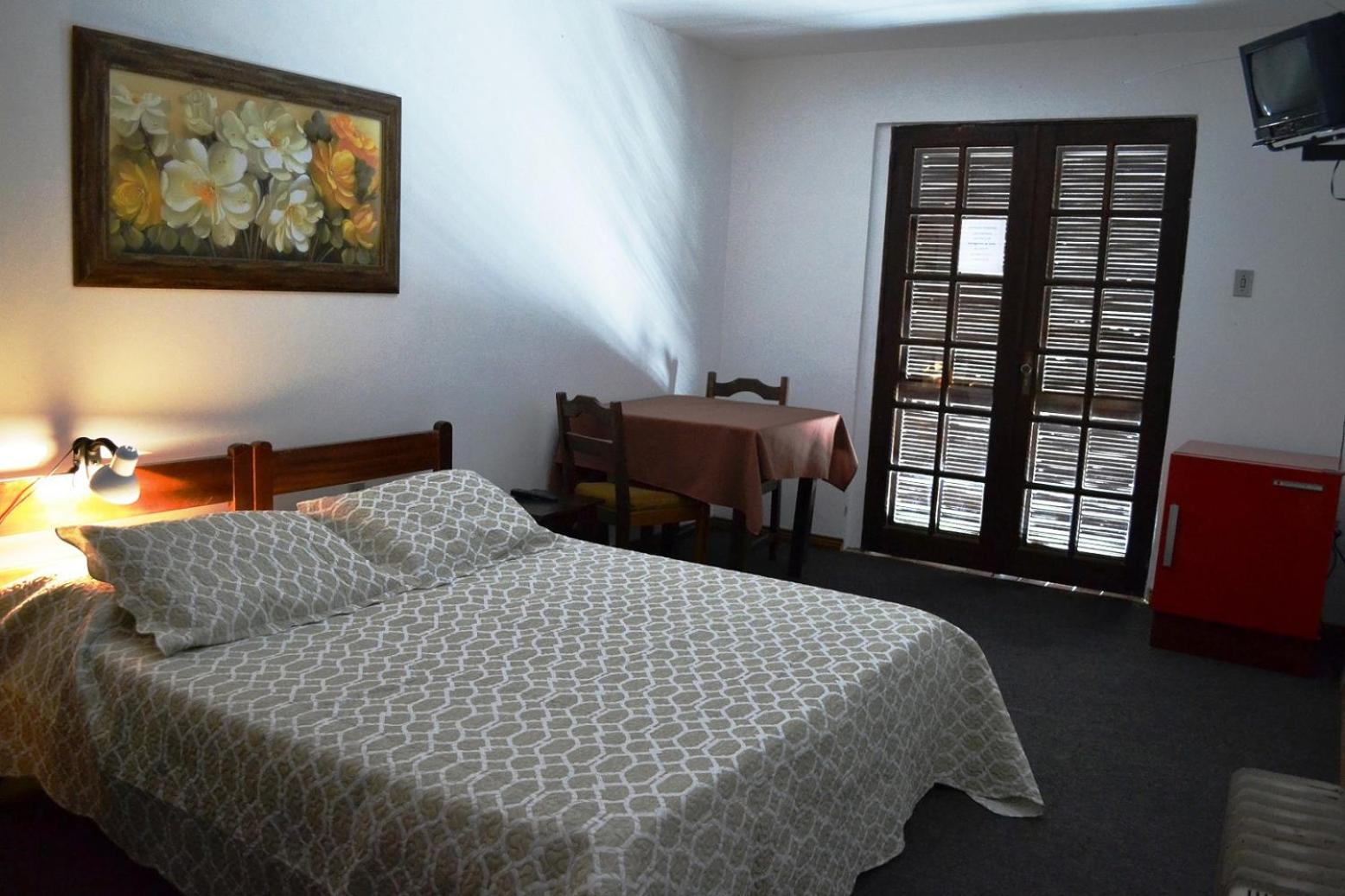 Hotel Pousada Dos Pinheiros