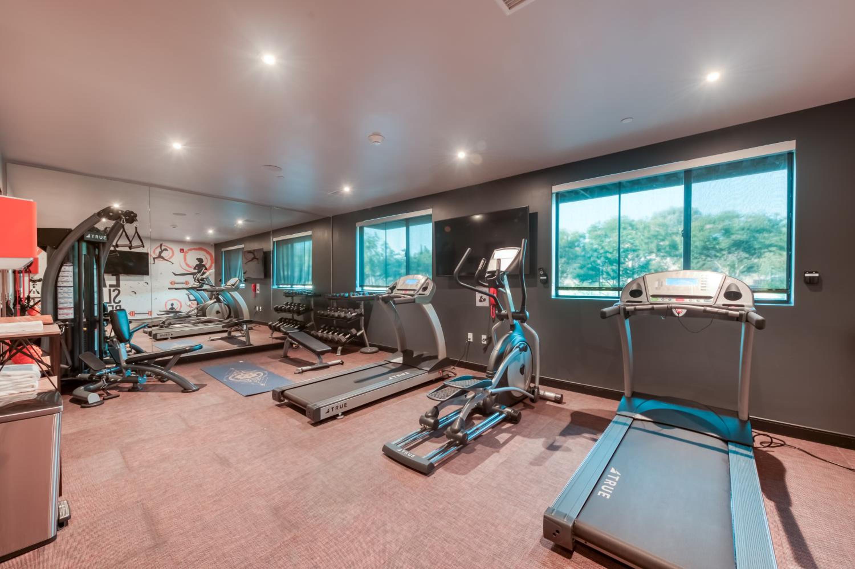 Hotel Lexen Newhall Santa Clarita - Near Six Flags Magic Mountain - Property Image 24