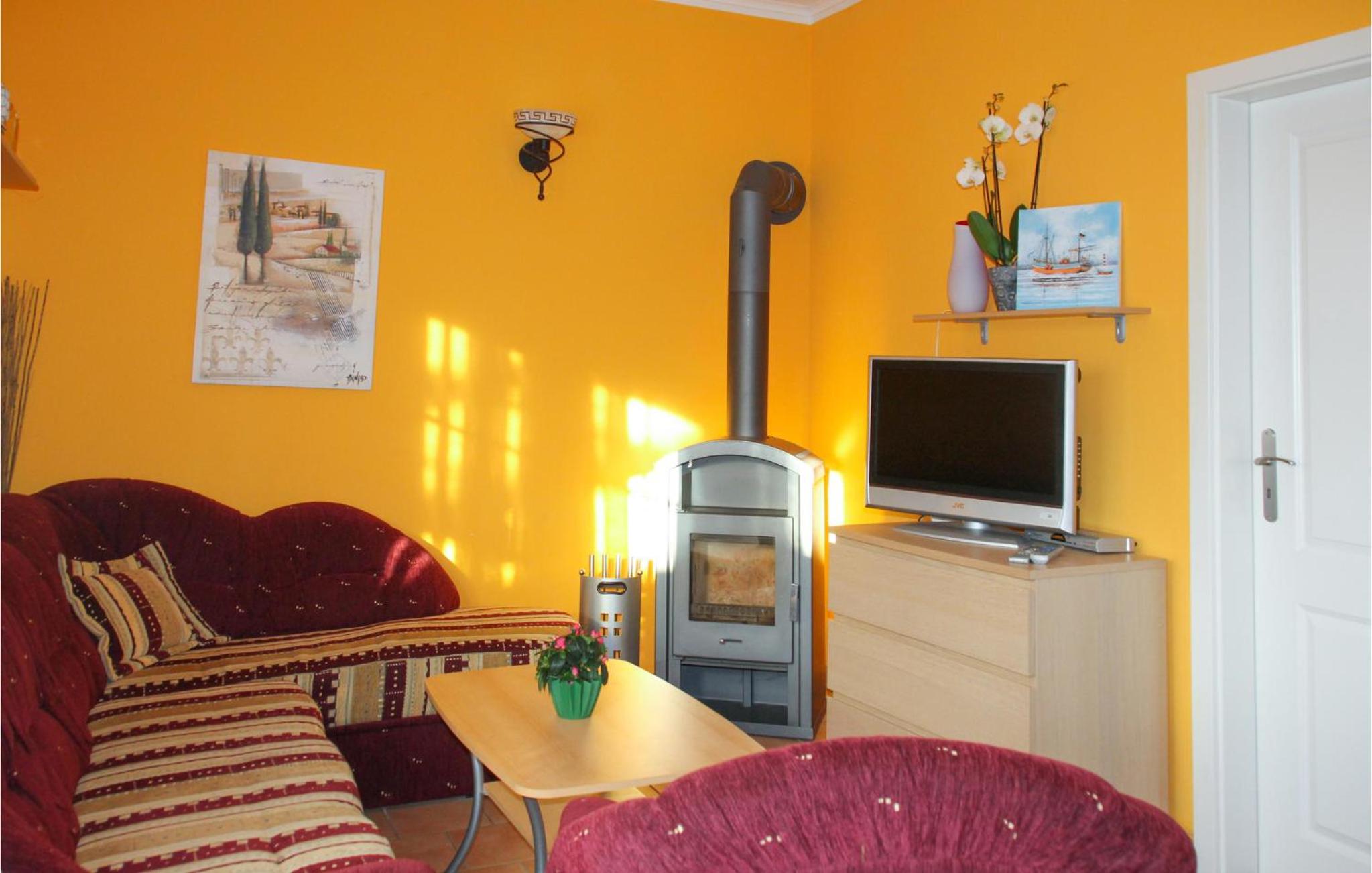 2 Bedroom Lovely Home In Fuhlendorf