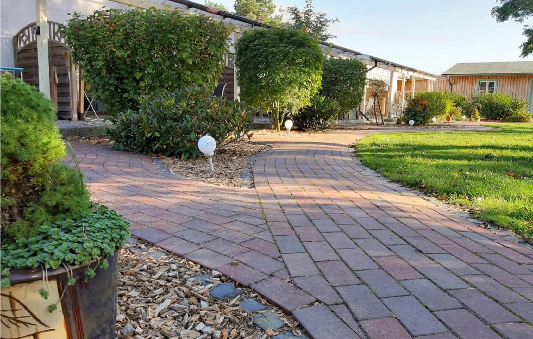 2 Bedroom Lovely Home In Fuhlendorf