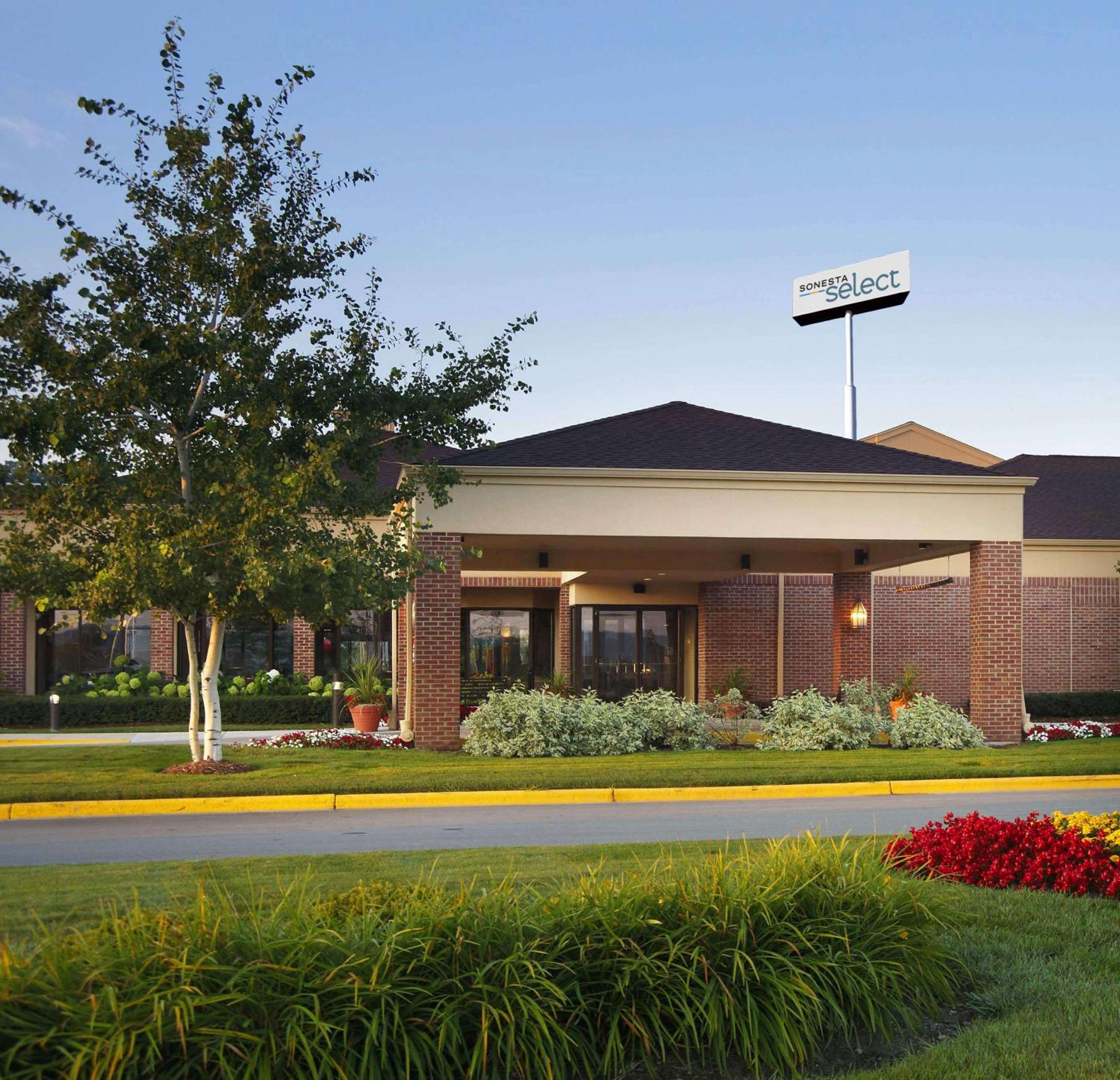 Hotel Sonesta Select Milwaukee Brookfield