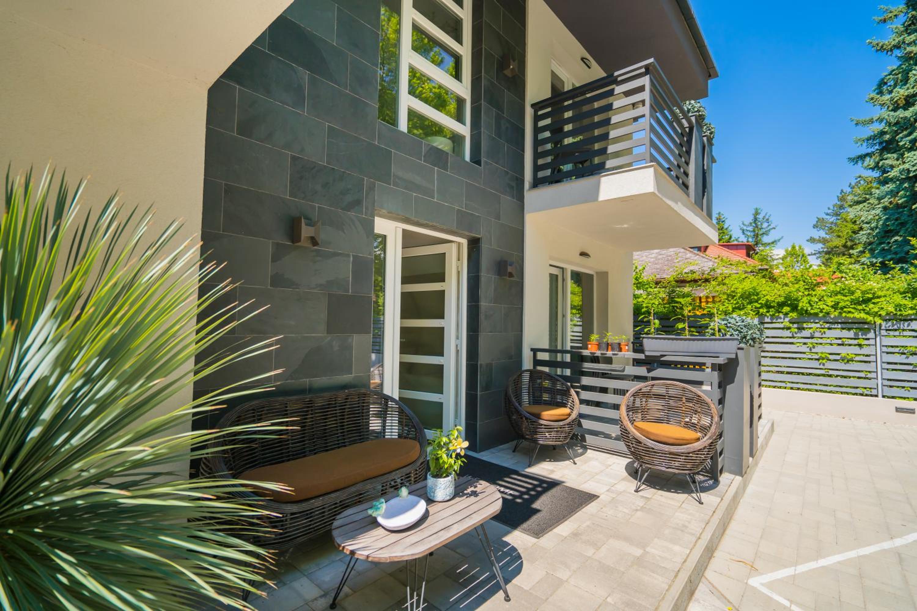 Hotel Aragda 2 - Image 1