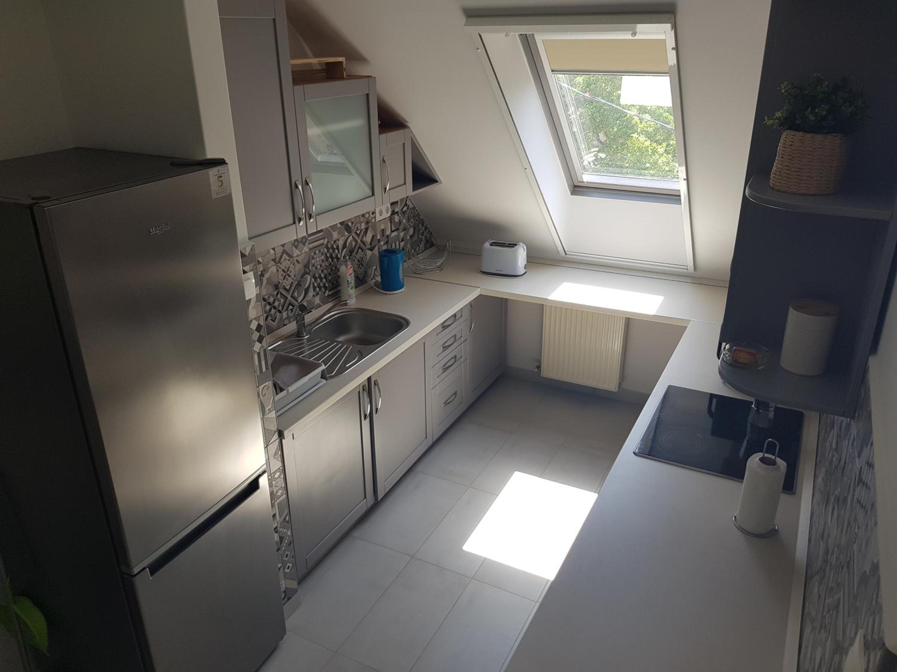 Zoli Apartmanok-Adri Kölcsey 32 view 5