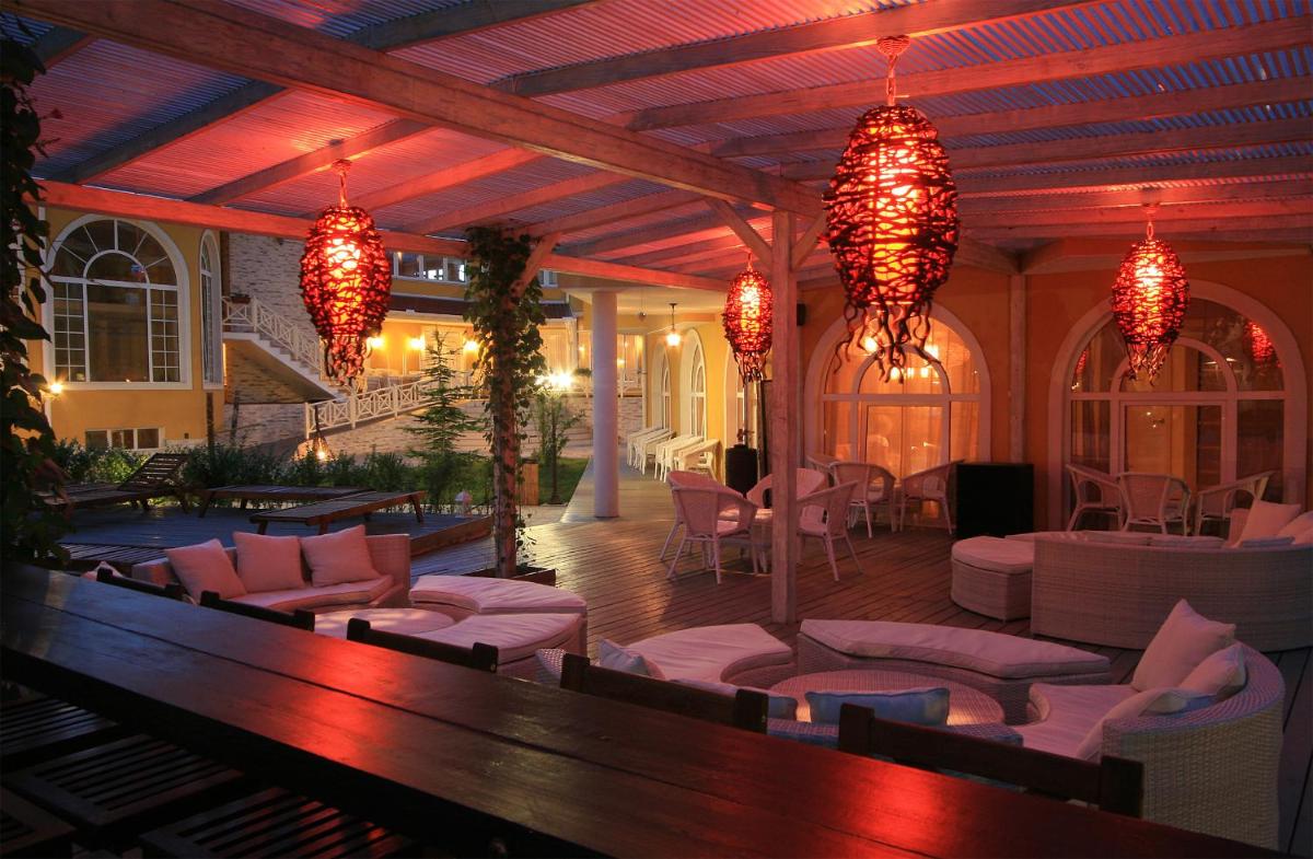 outdoor BBQ area