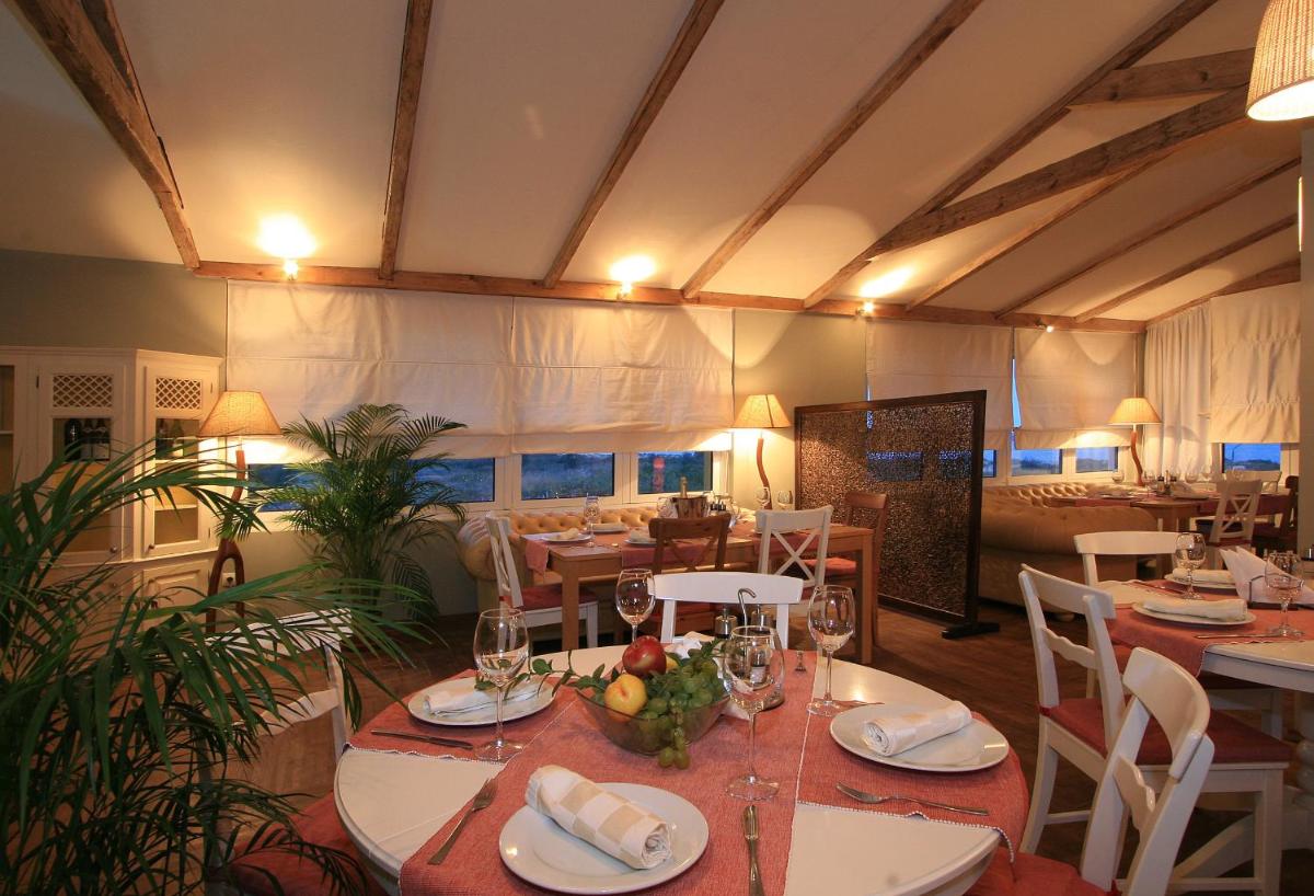 restaurant