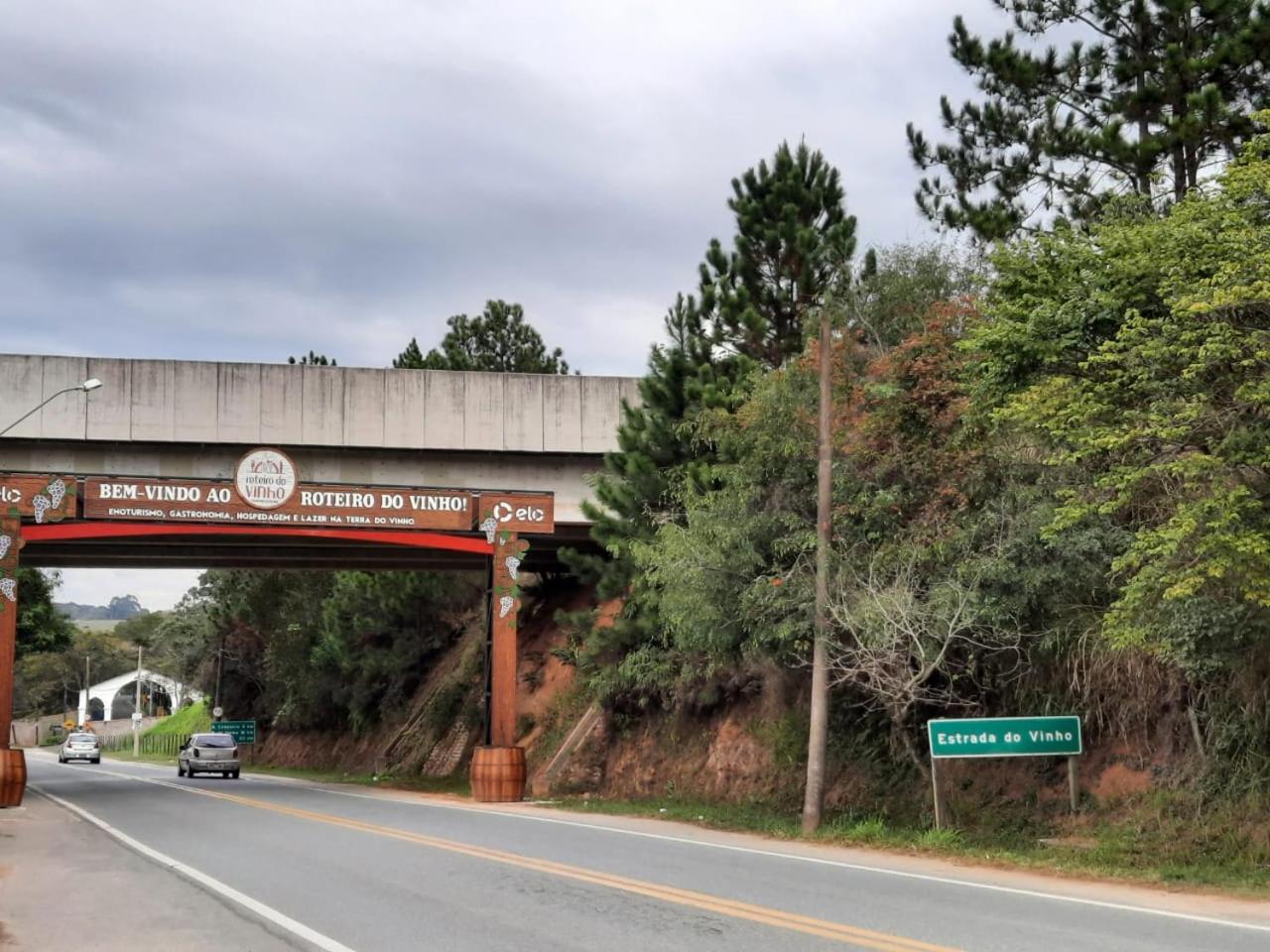 Hospedagem Chalé pousada Chácara Cantinho do Mozão