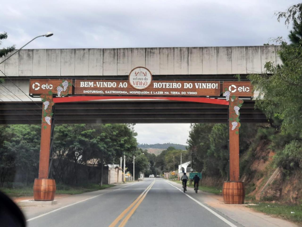 Hospedagem Chalé pousada Chácara Cantinho do Mozão