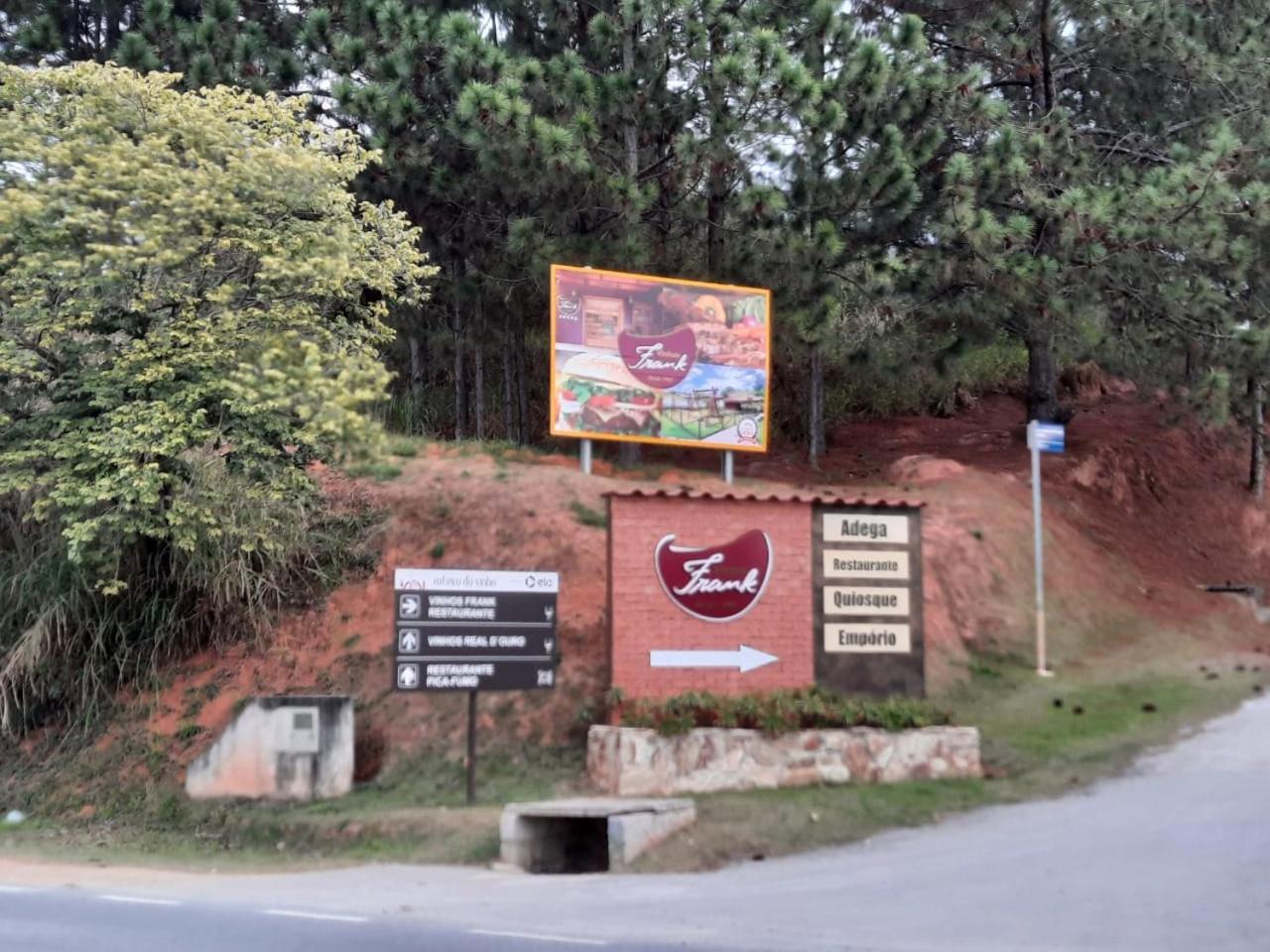 Hospedagem Chalé pousada Chácara Cantinho do Mozão