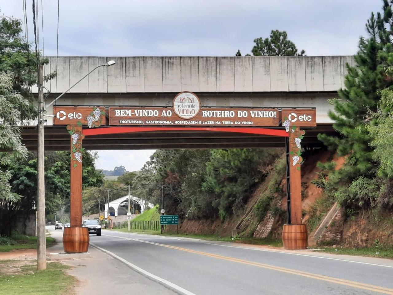 Hospedagem Chalé pousada Chácara Cantinho do Mozão