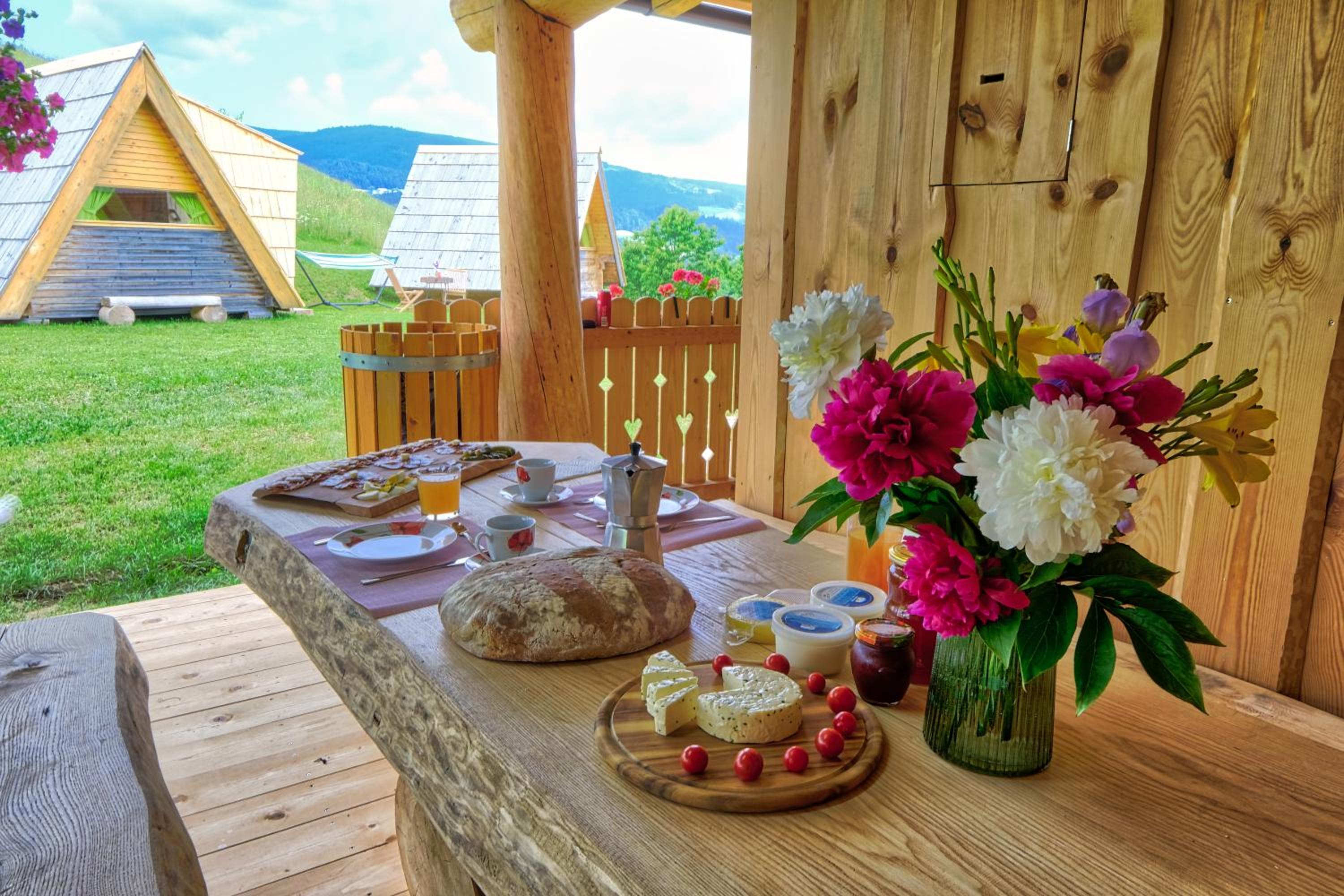 Glamping Brodej view 4