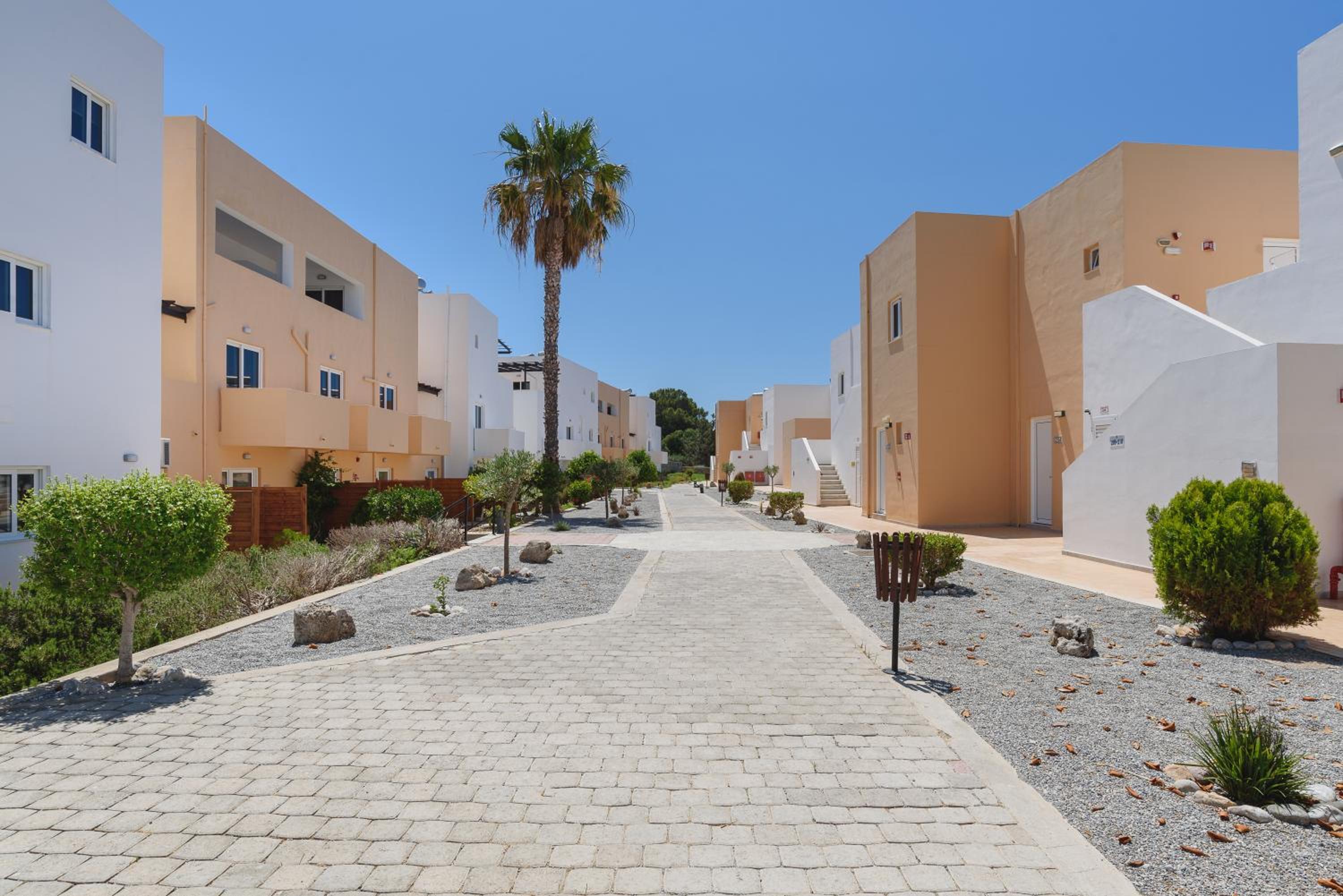 Hotel Matina Pefkos Aparthotel - Image 1