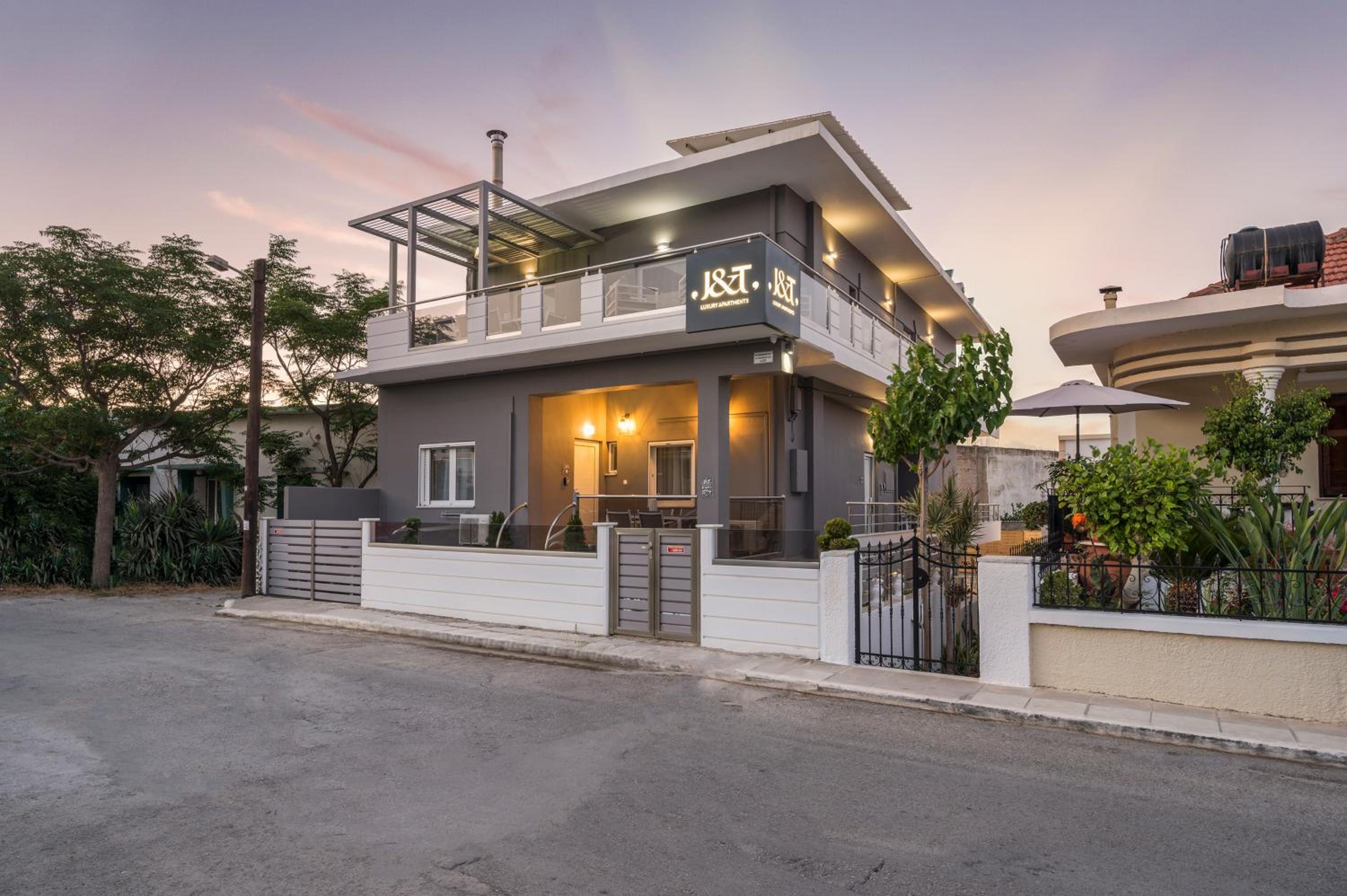 Hotel JT Apartments - Image 1