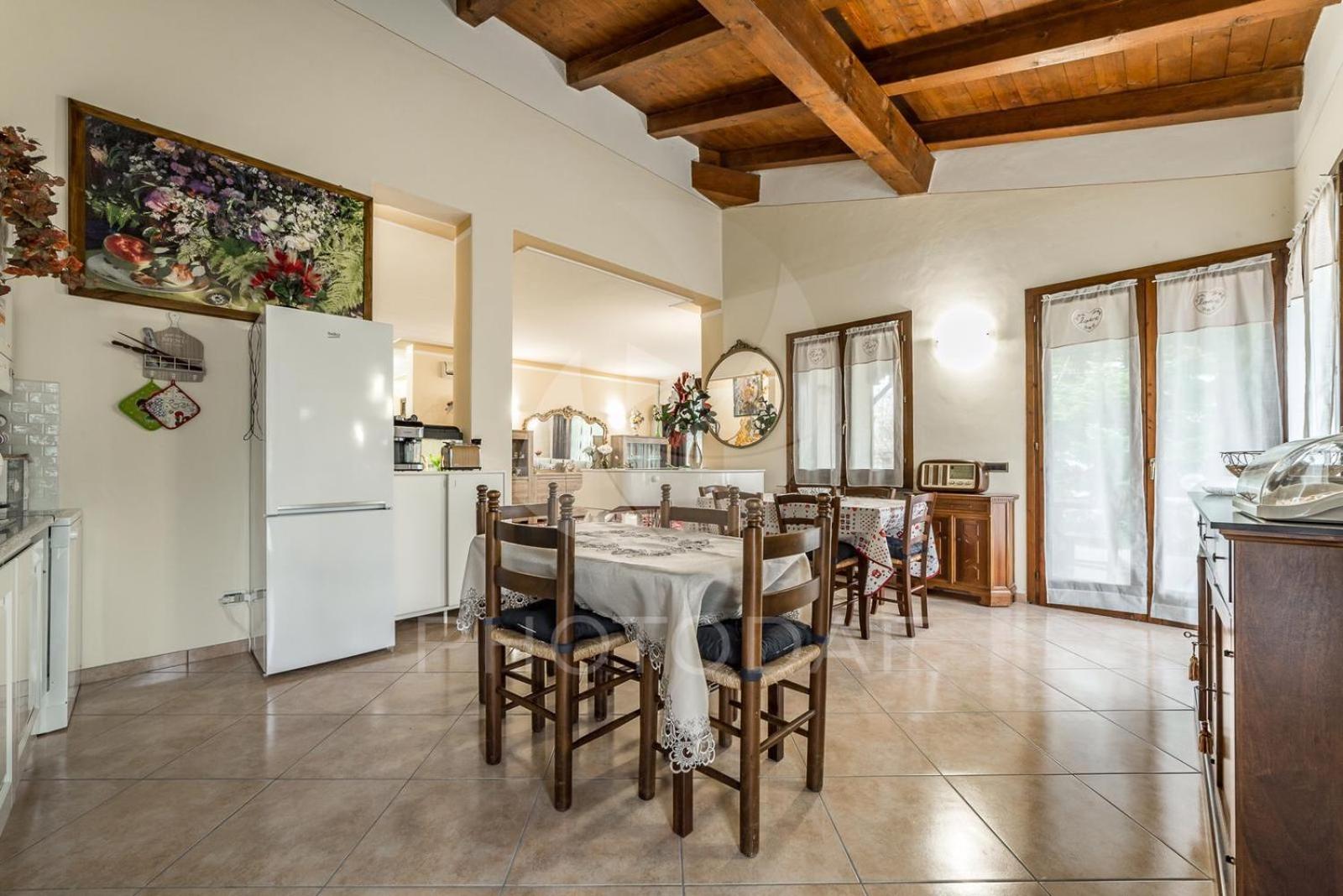 Villa Paselli en Rioveggio — kitchen
