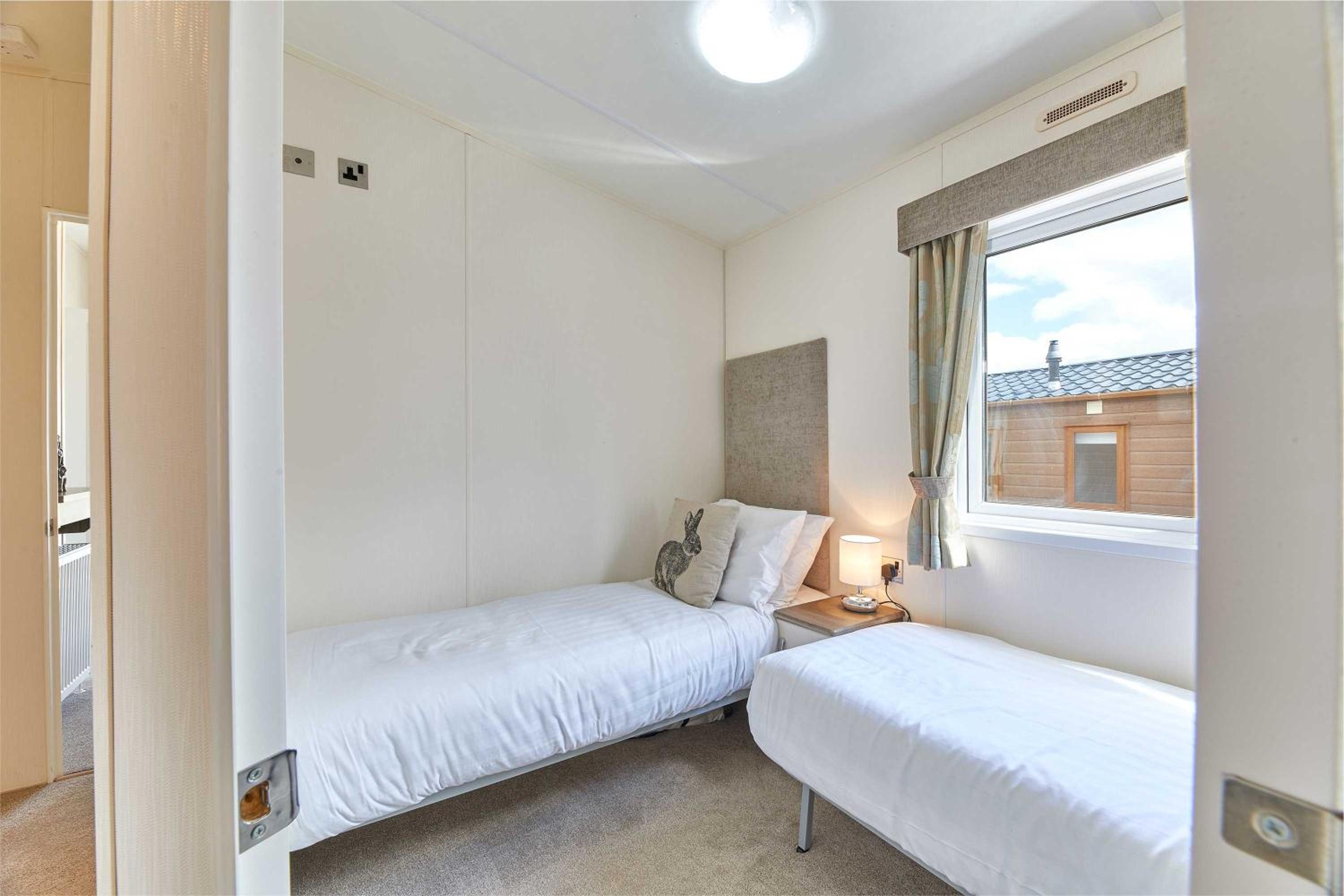 Host & Stay - Yolo Lodge view 2
