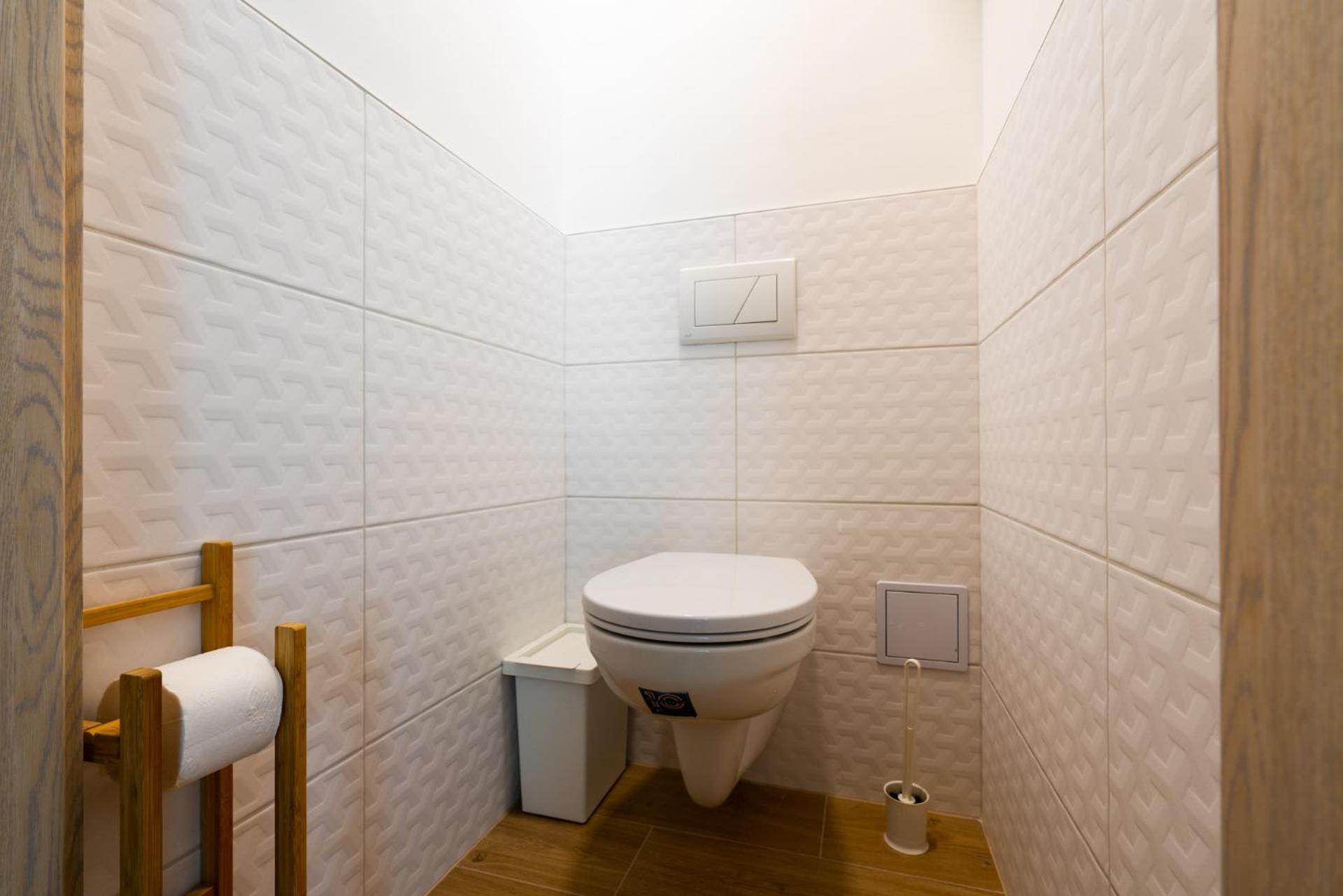 Captain’s Home Kenese Apartman view 4