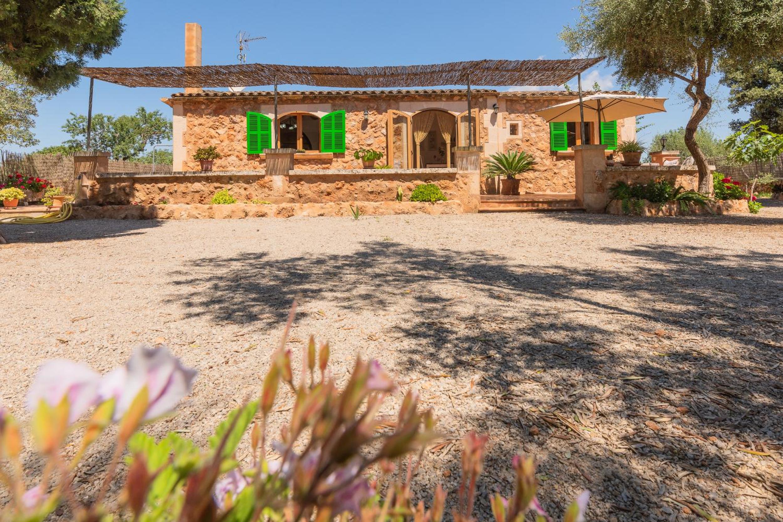 Villa Es Tres Pins en Campos — building