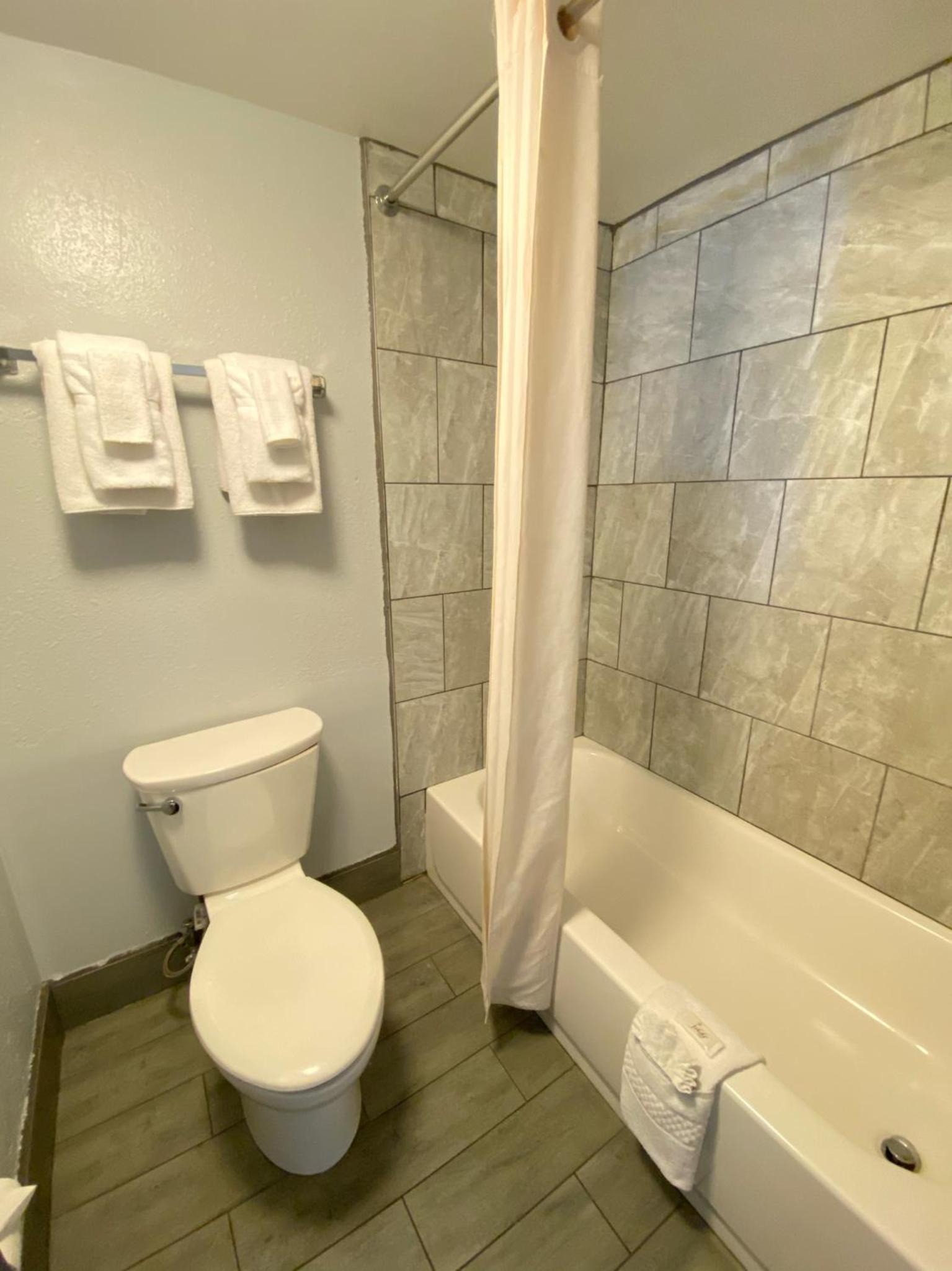 Quarters Inn Suites - Property Image 16