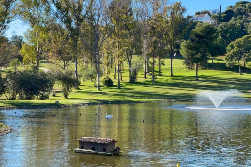 Views beach golf btw Benahavis Marbella & Estepona photo 4