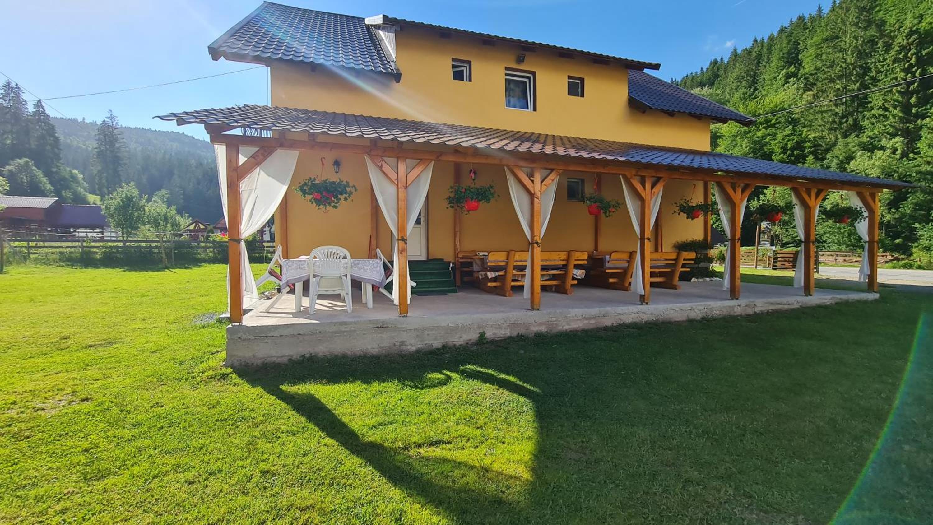 Casa Natalia Raisa Arieșeni view 3