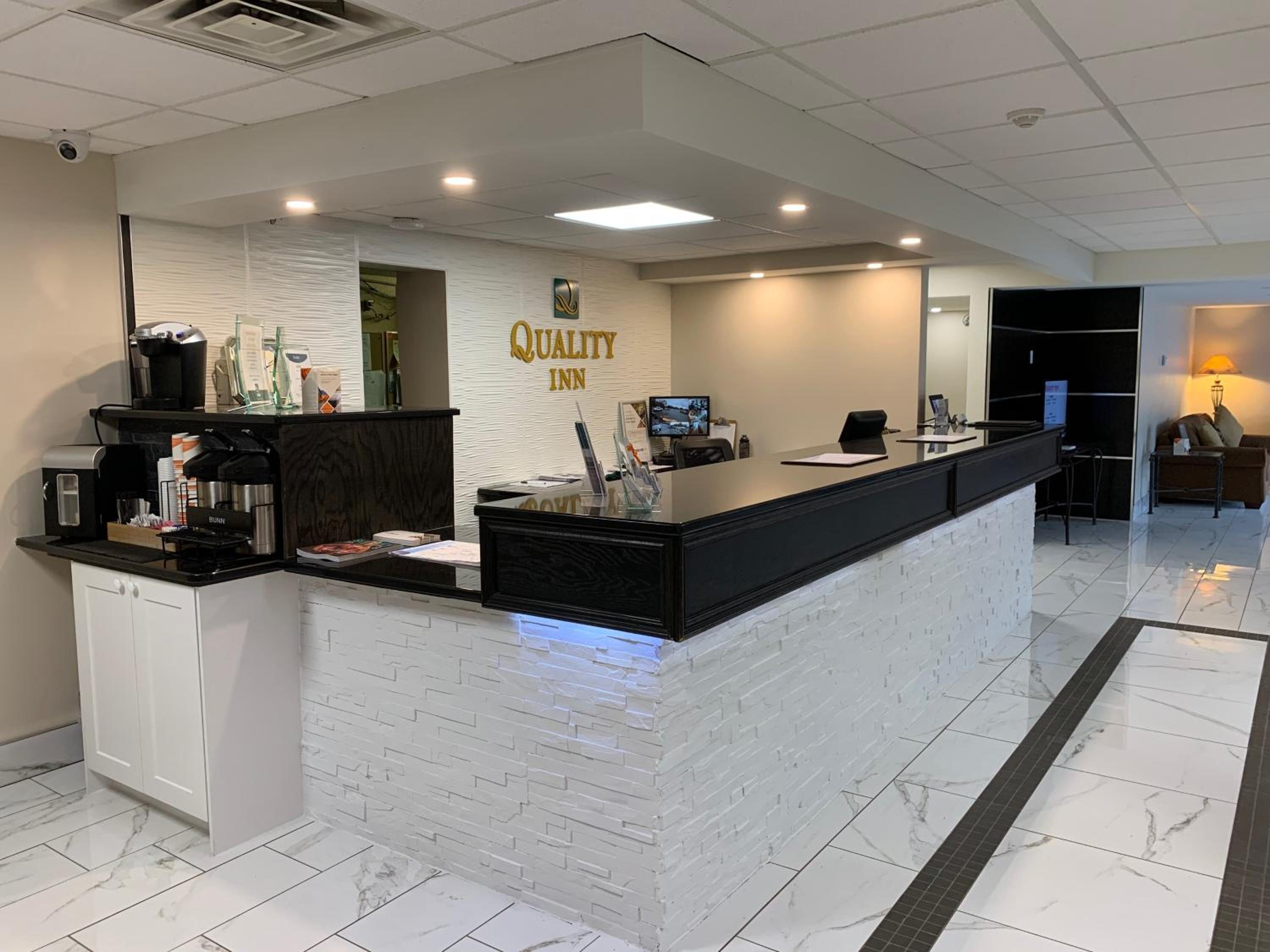 Sudbury Vacations - Quality Inn  Conference Centre Downtown Sudbury - Property Image 2