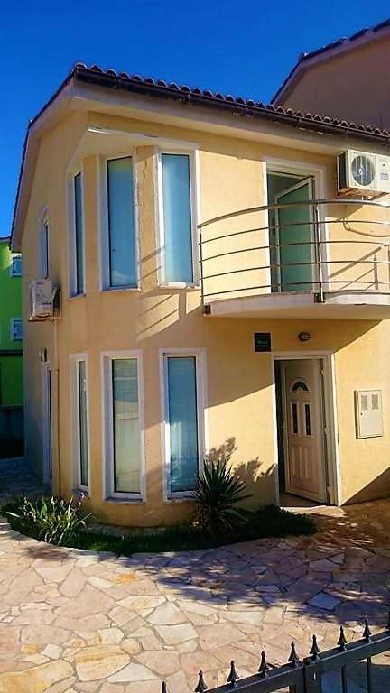 SUMMER NOVALJA Spacious Holiday Home with Private Garden, BBQ & 2 Parking Spaces