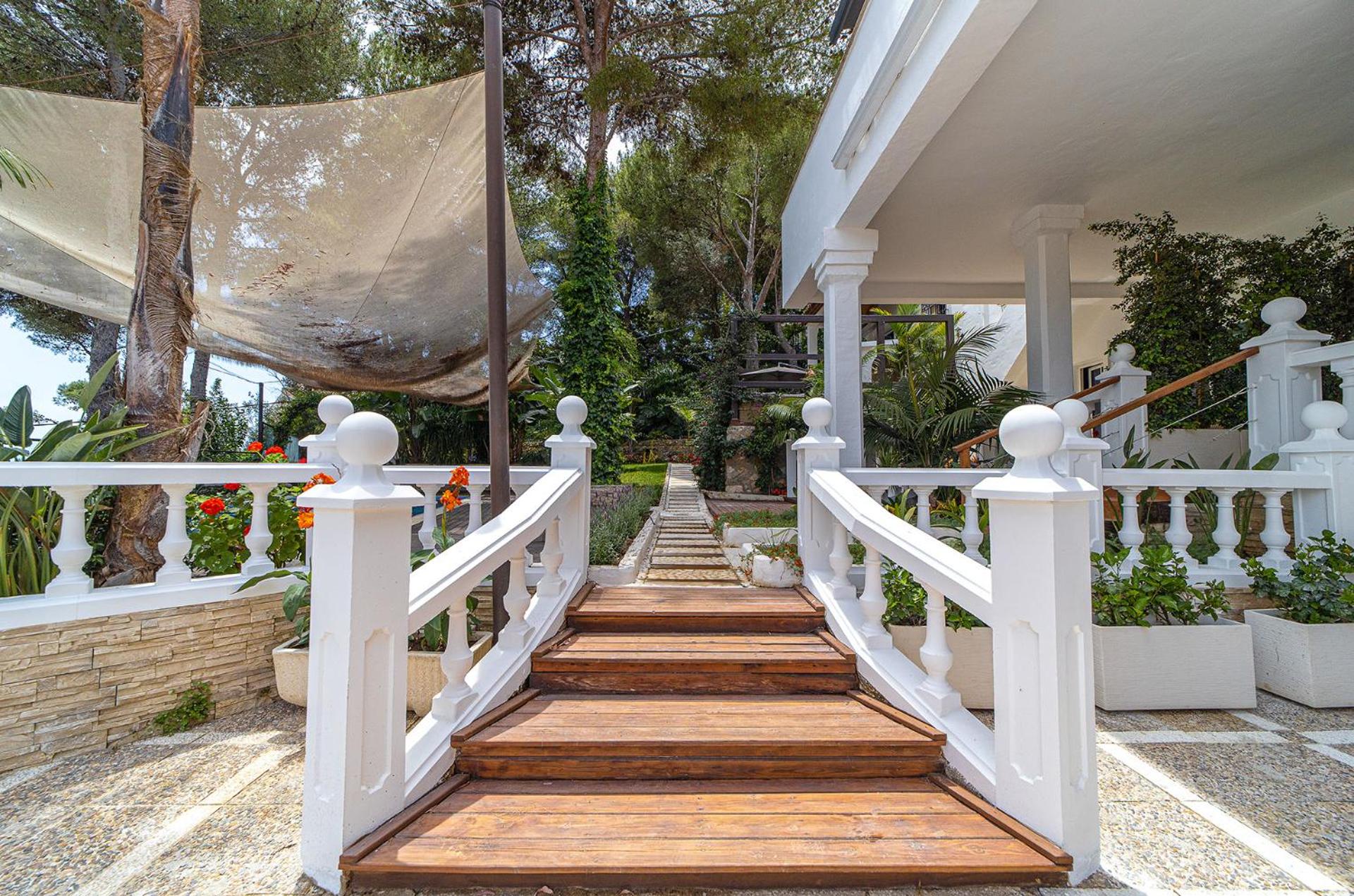 Lavanda - Apartamento Privado en Villa Compartida, Marbella