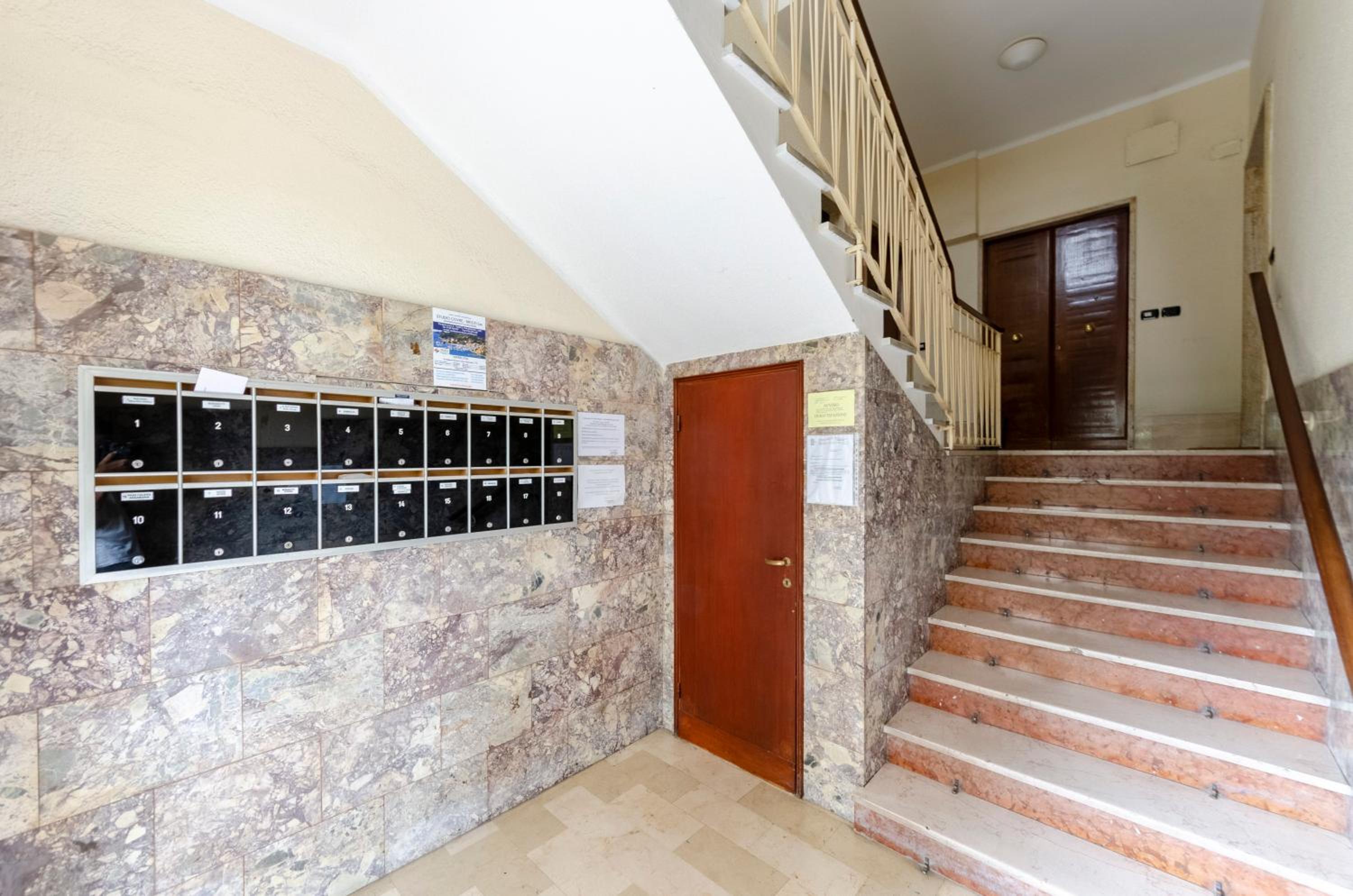 JOIVY Bright 3-bedroom apartment in Santa Margherita view 5