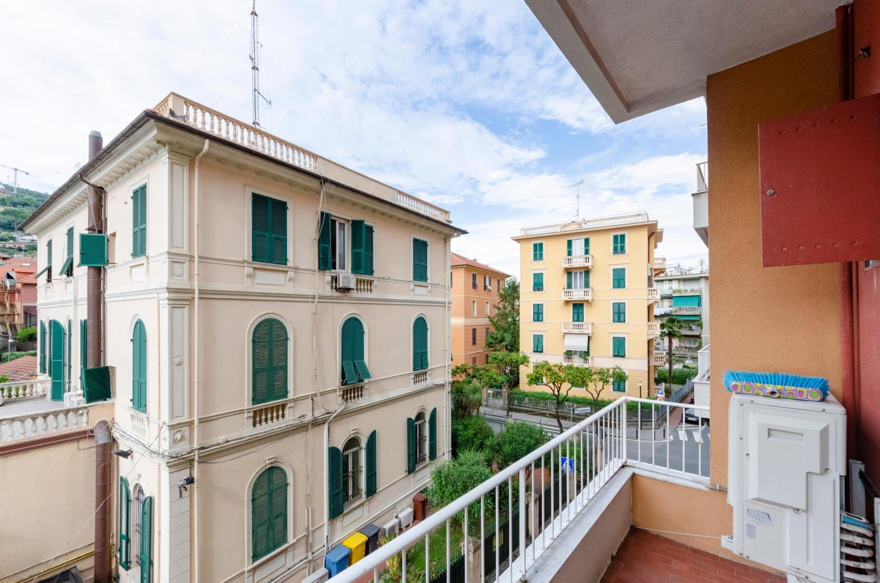 JOIVY Bright 3-bedroom apartment in Santa Margherita view 4