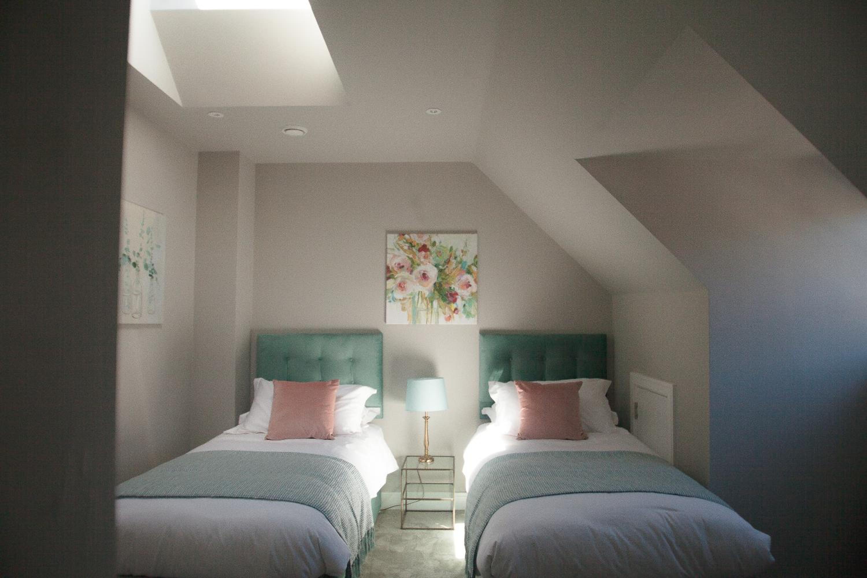 The Loft, Bootham House - luxury city centre apartment with parking space photo 5